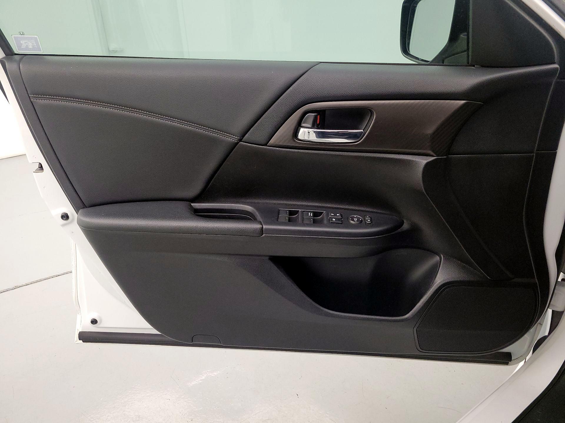 Thumbnail: 2016 Honda Accord - 12