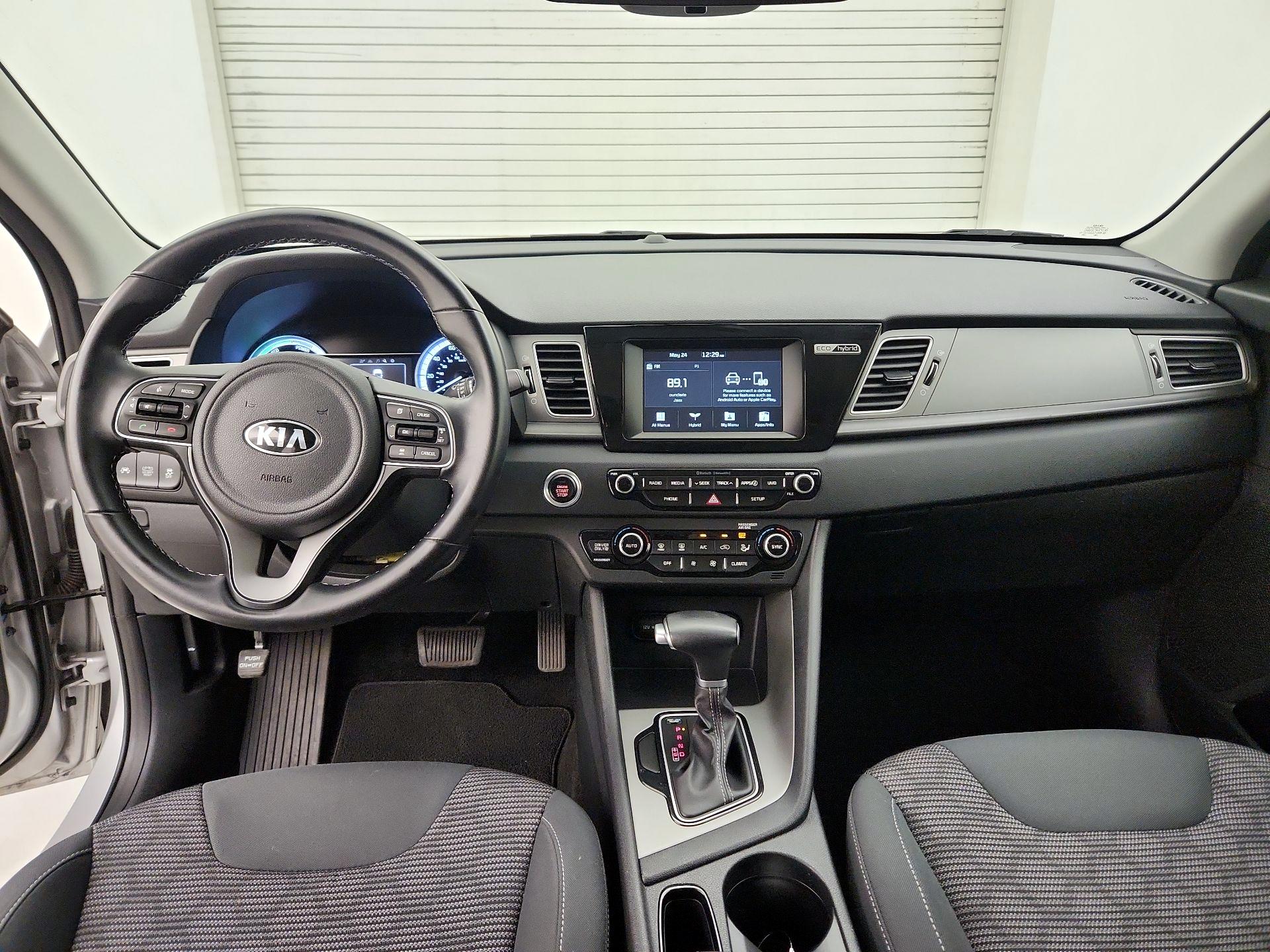 Thumbnail: 2019 Kia Niro - 9