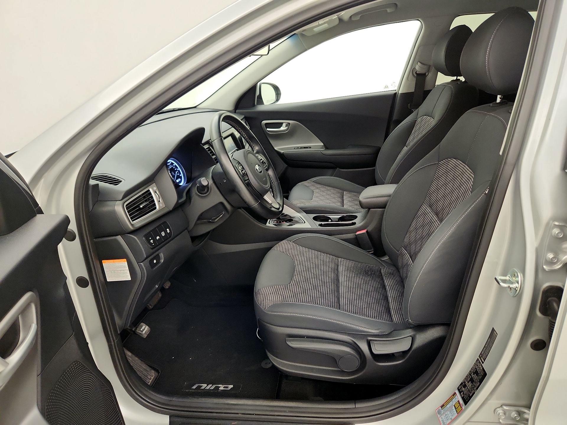 Thumbnail: 2019 Kia Niro - 11