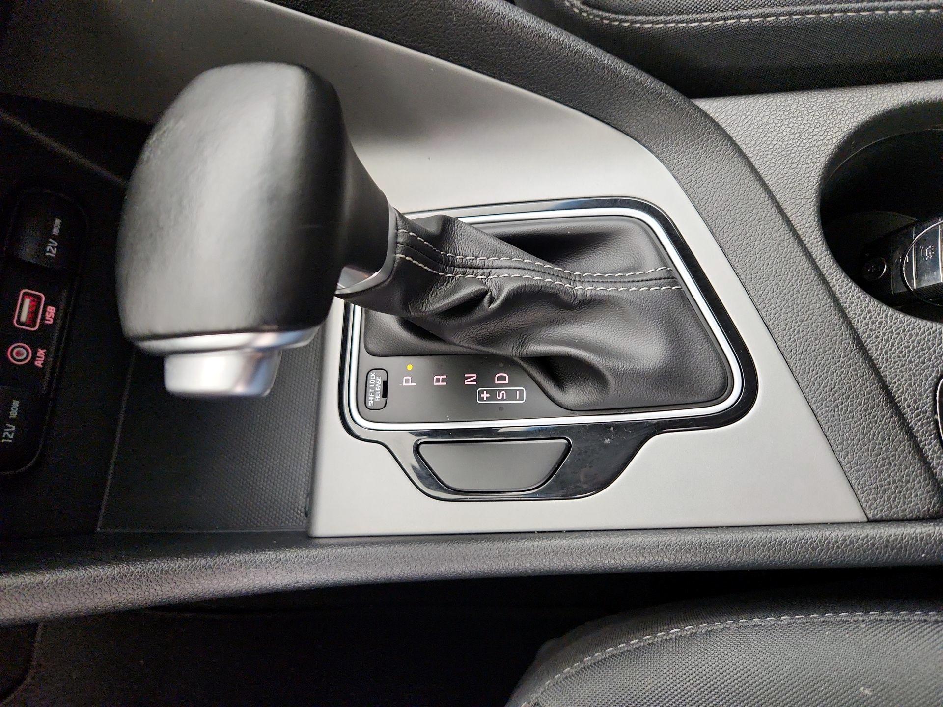 Thumbnail: 2019 Kia Niro - 17