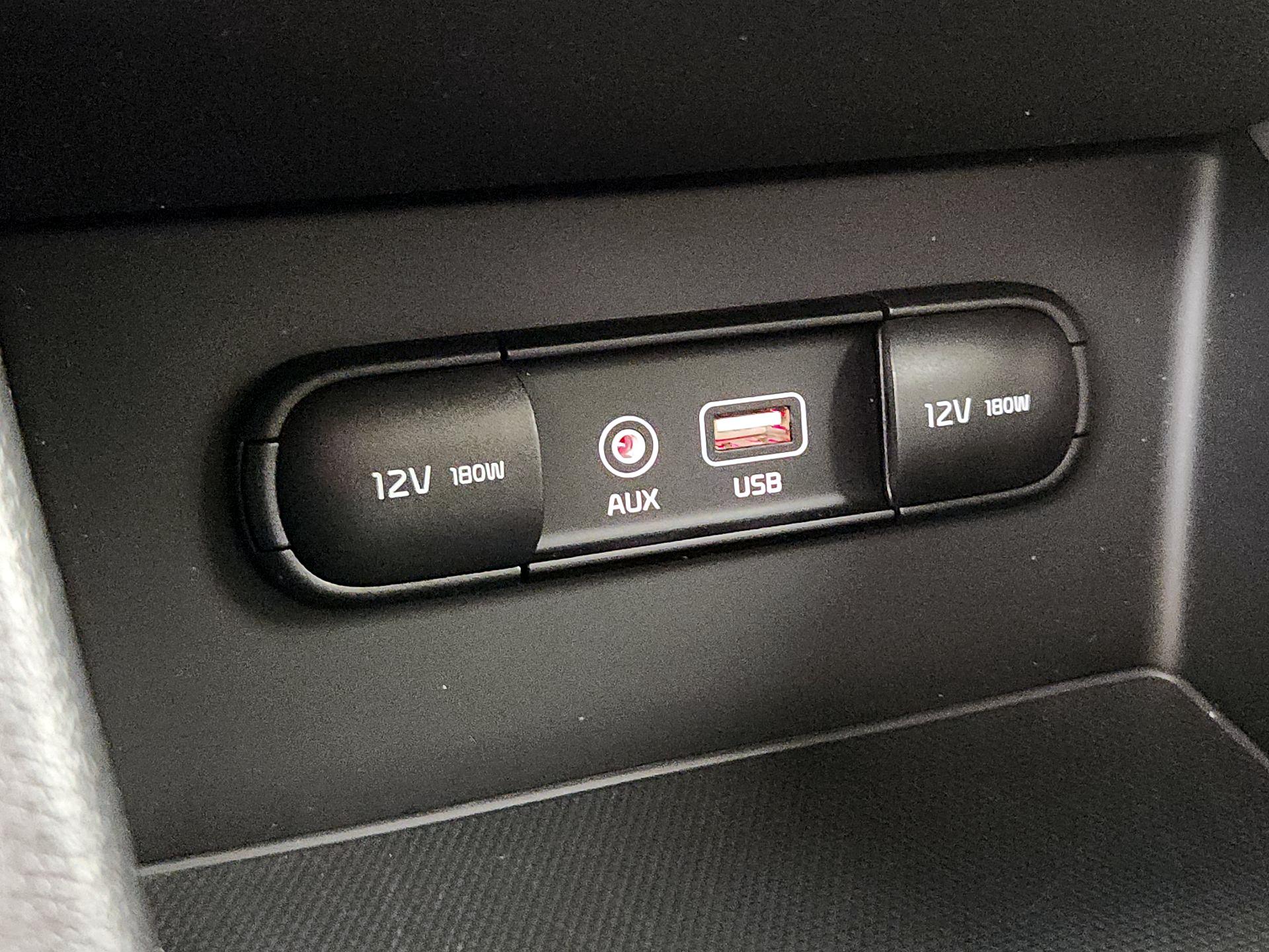 Thumbnail: 2019 Kia Niro - 18