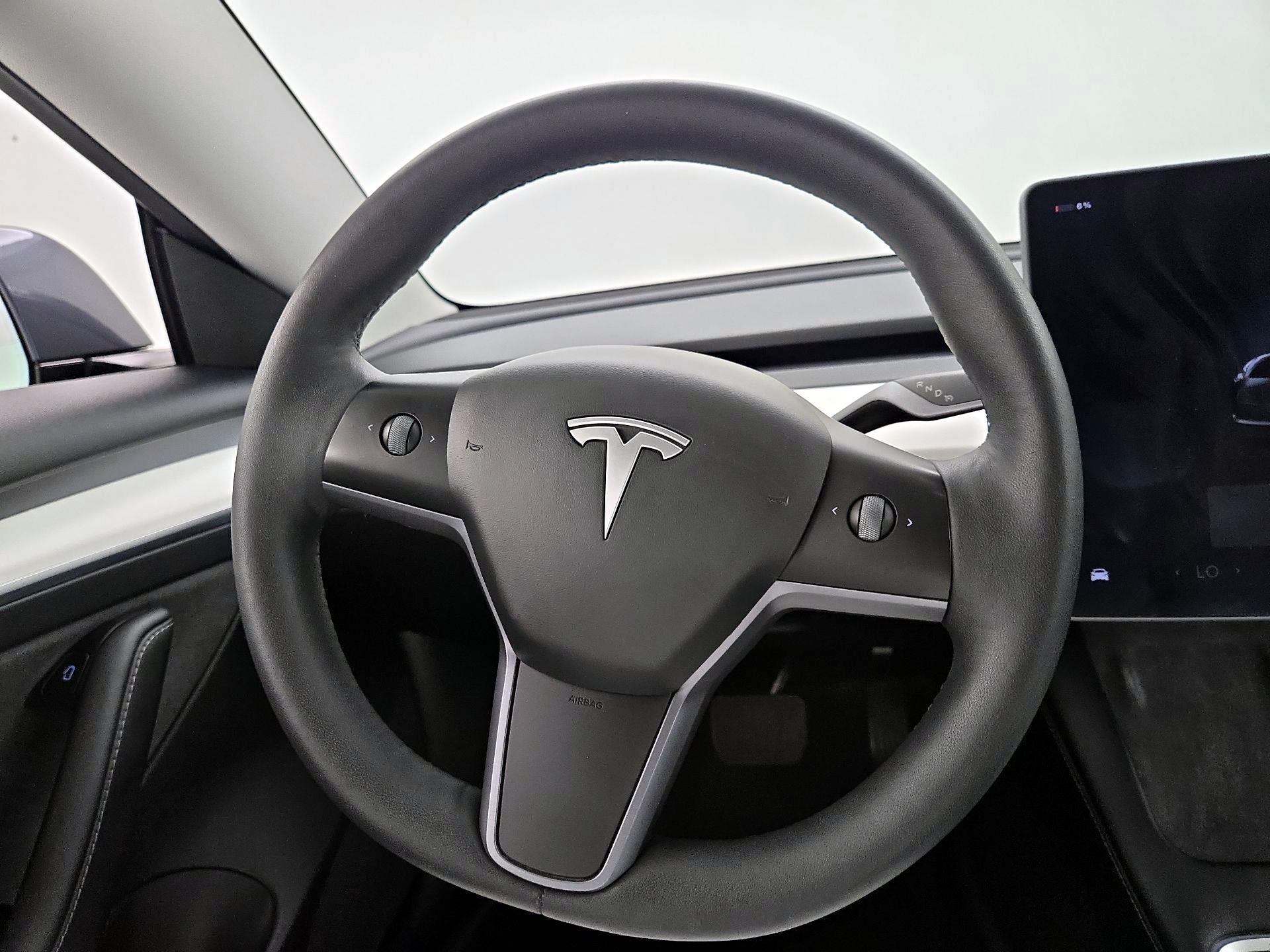 Thumbnail: 2023 Tesla Model 3 - 10