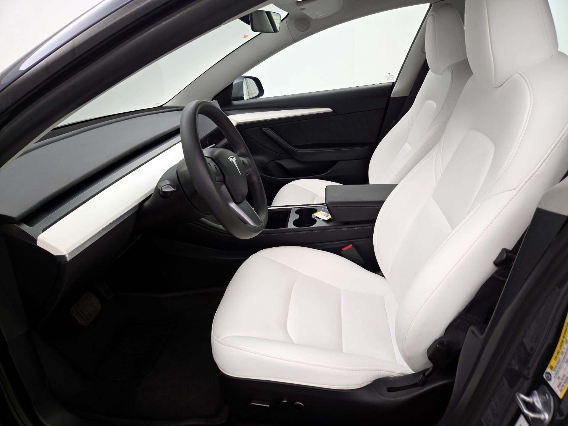 Thumbnail: 2023 Tesla Model 3 - 11
