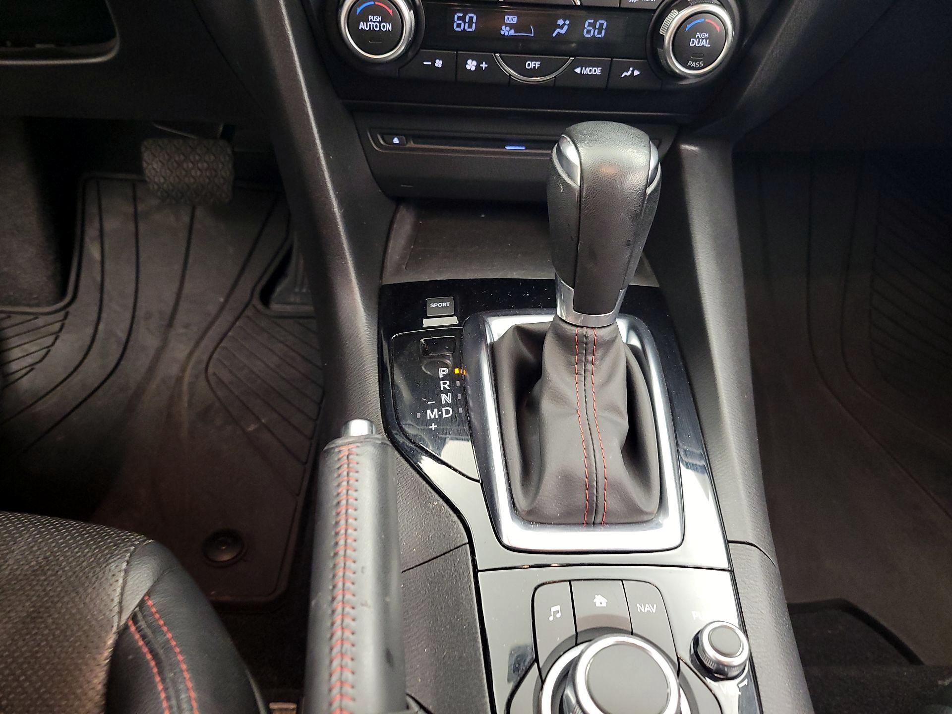 Thumbnail: 2015 Mazda Mazda3 - 17