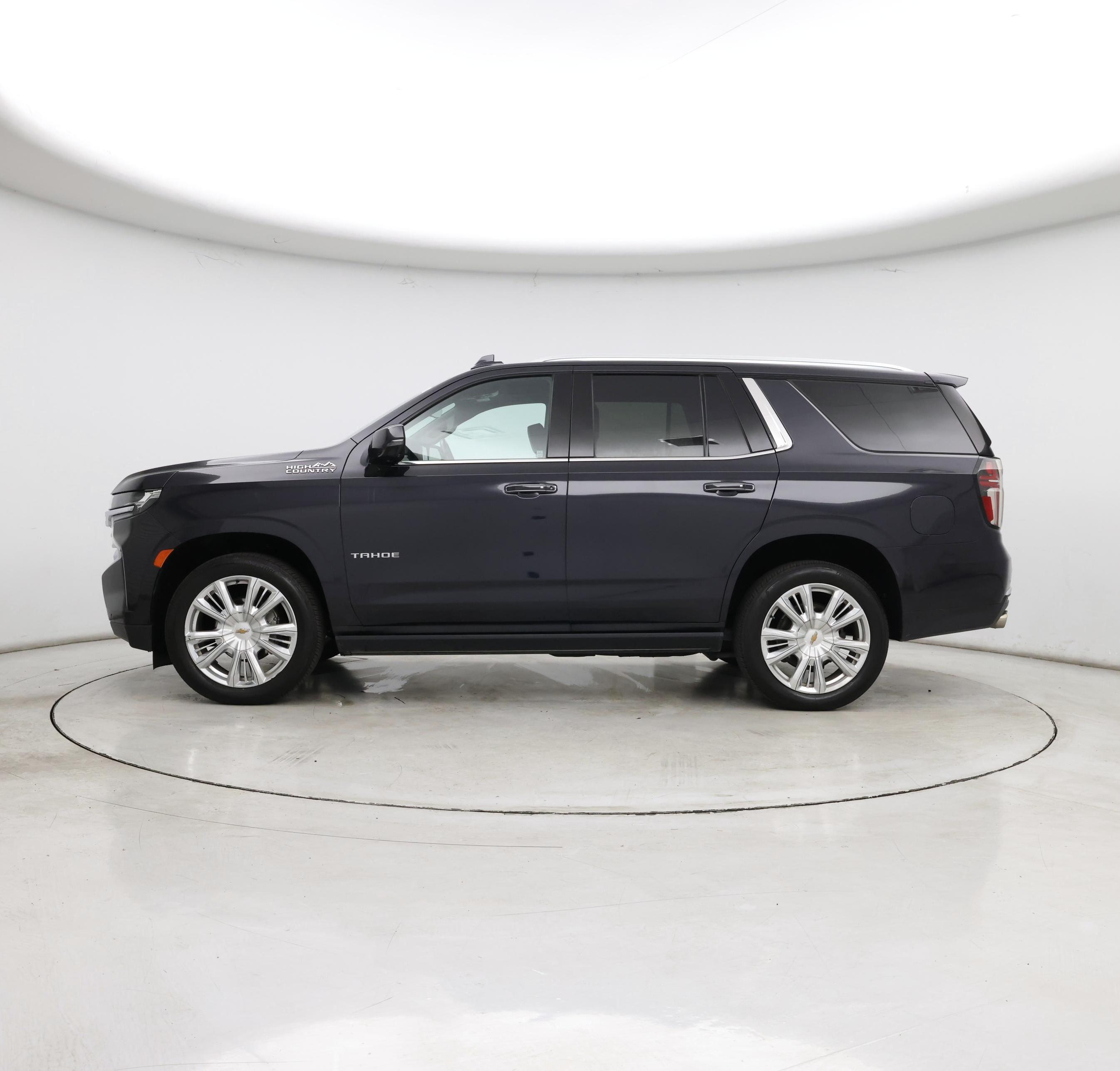 Thumbnail: 2022 Chevrolet Tahoe - 3