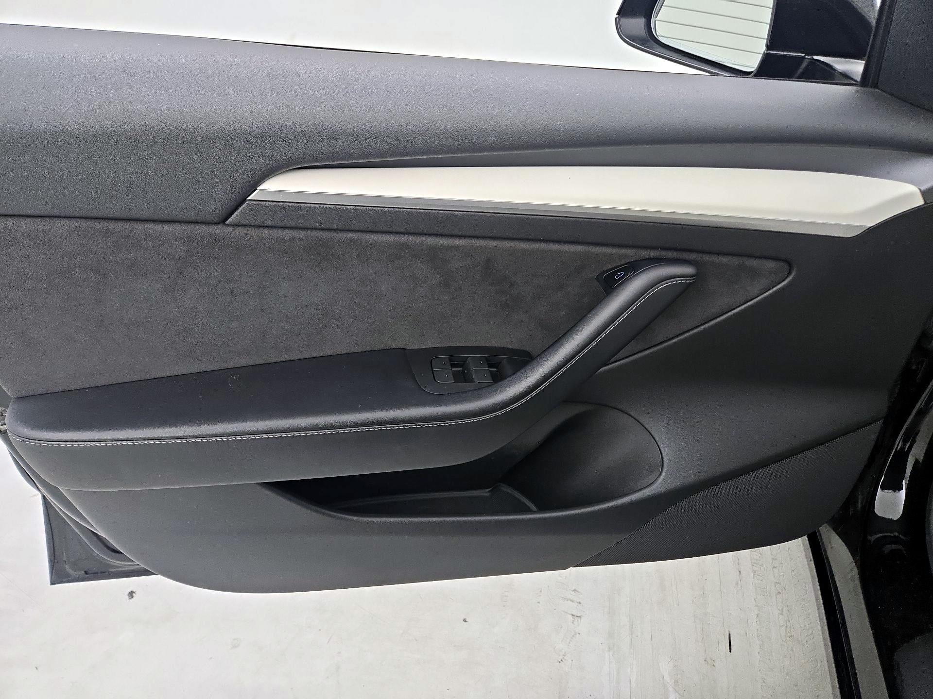 Thumbnail: 2022 Tesla Model 3 - 12