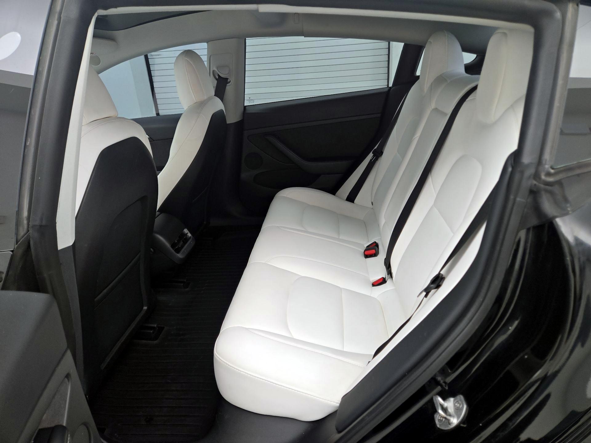 Thumbnail: 2022 Tesla Model 3 - 18