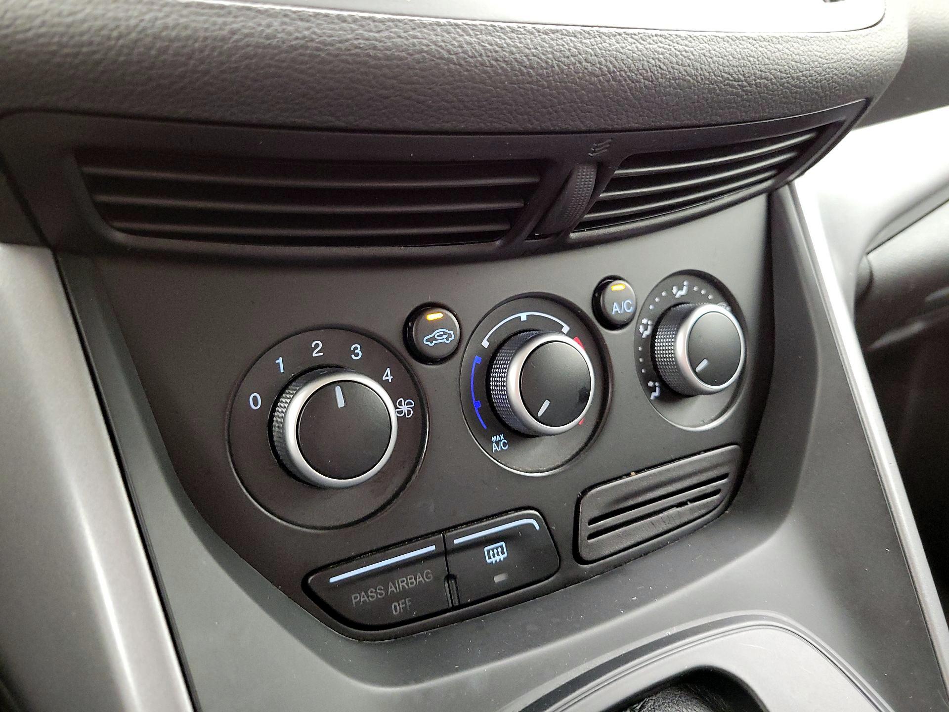 Thumbnail: 2014 Ford Escape - 16