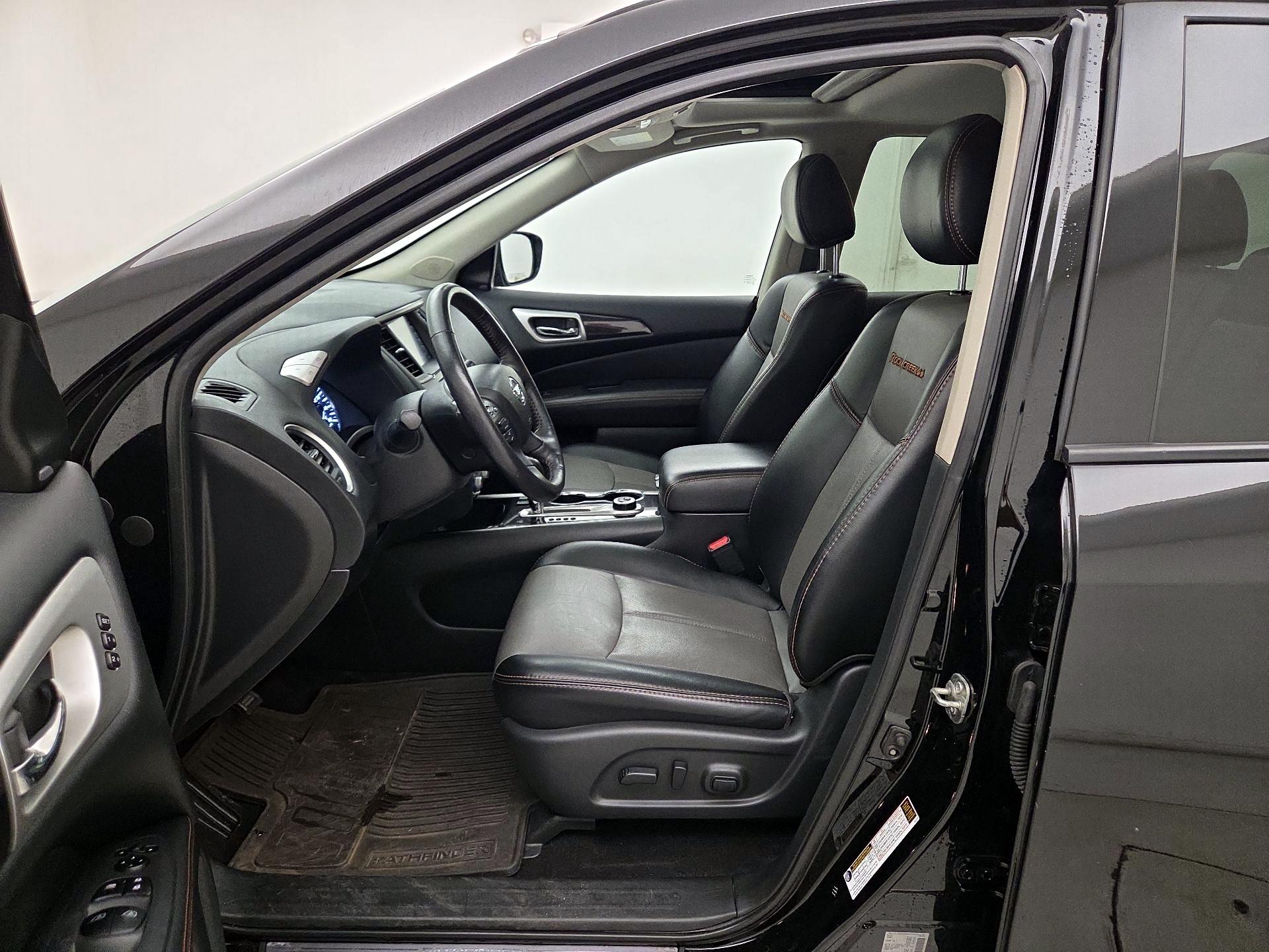 Thumbnail: 2020 Nissan Pathfinder - 11