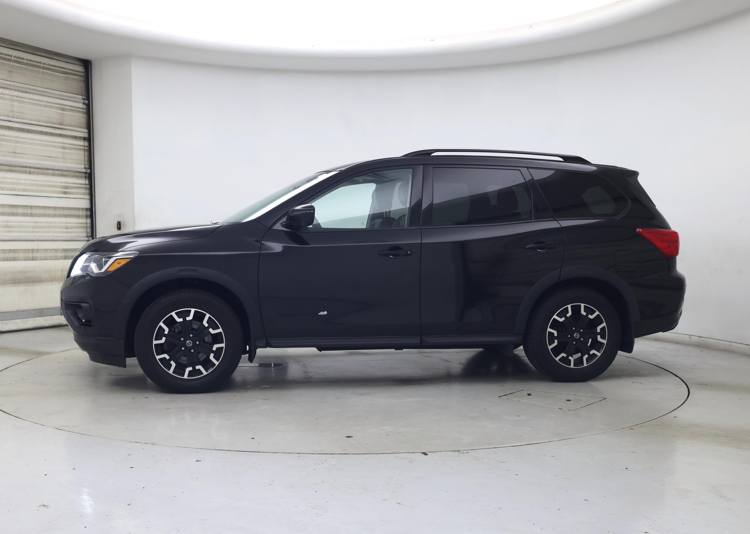 Thumbnail: 2020 Nissan Pathfinder - 3