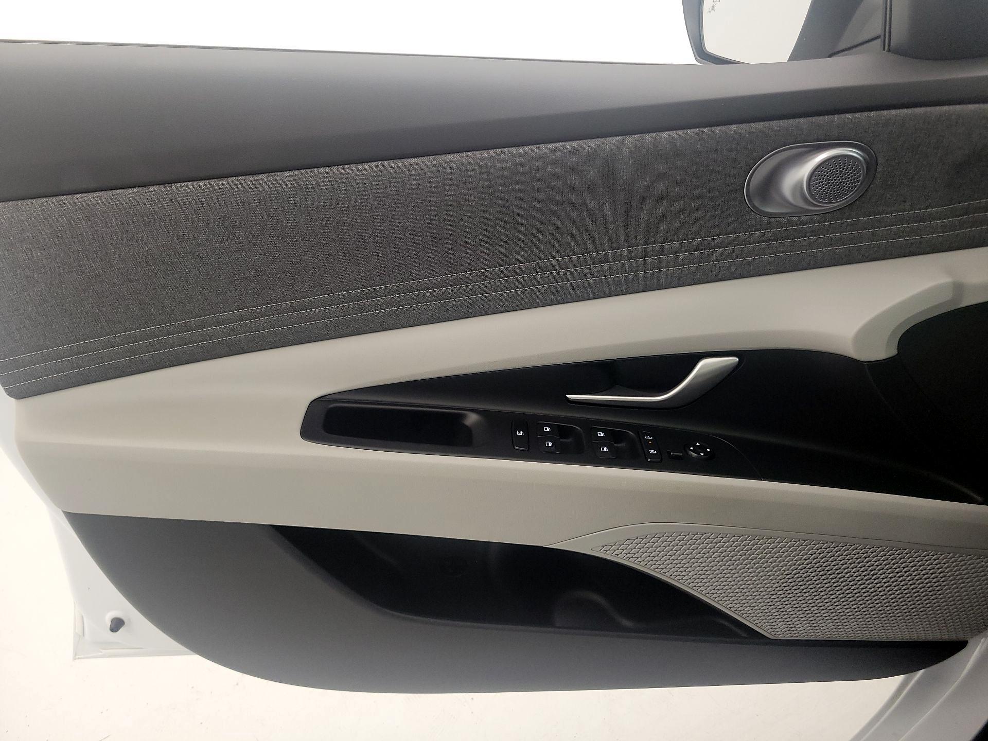 Thumbnail: 2024 Hyundai Elantra - 12