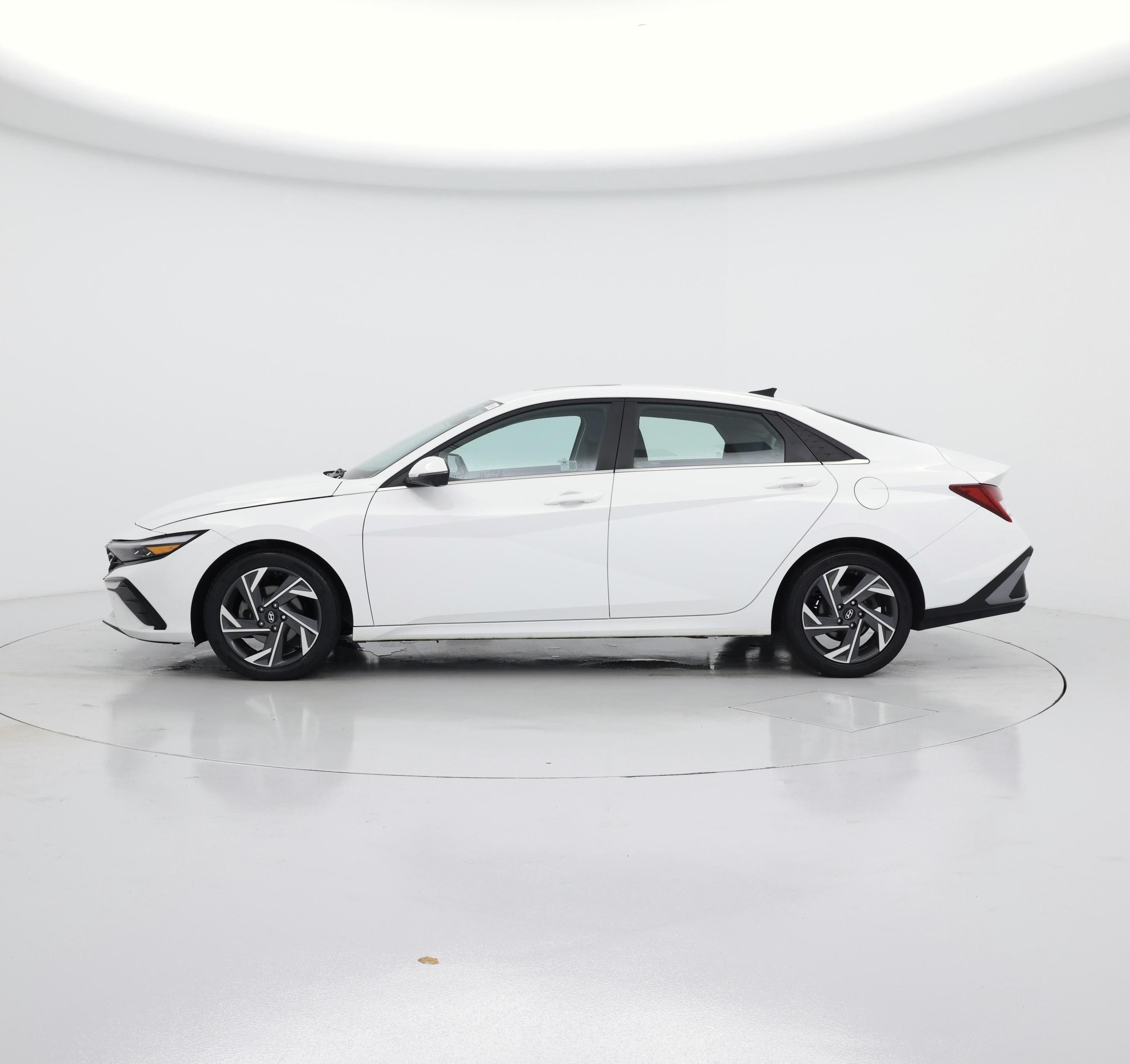 Thumbnail: 2024 Hyundai Elantra - 3