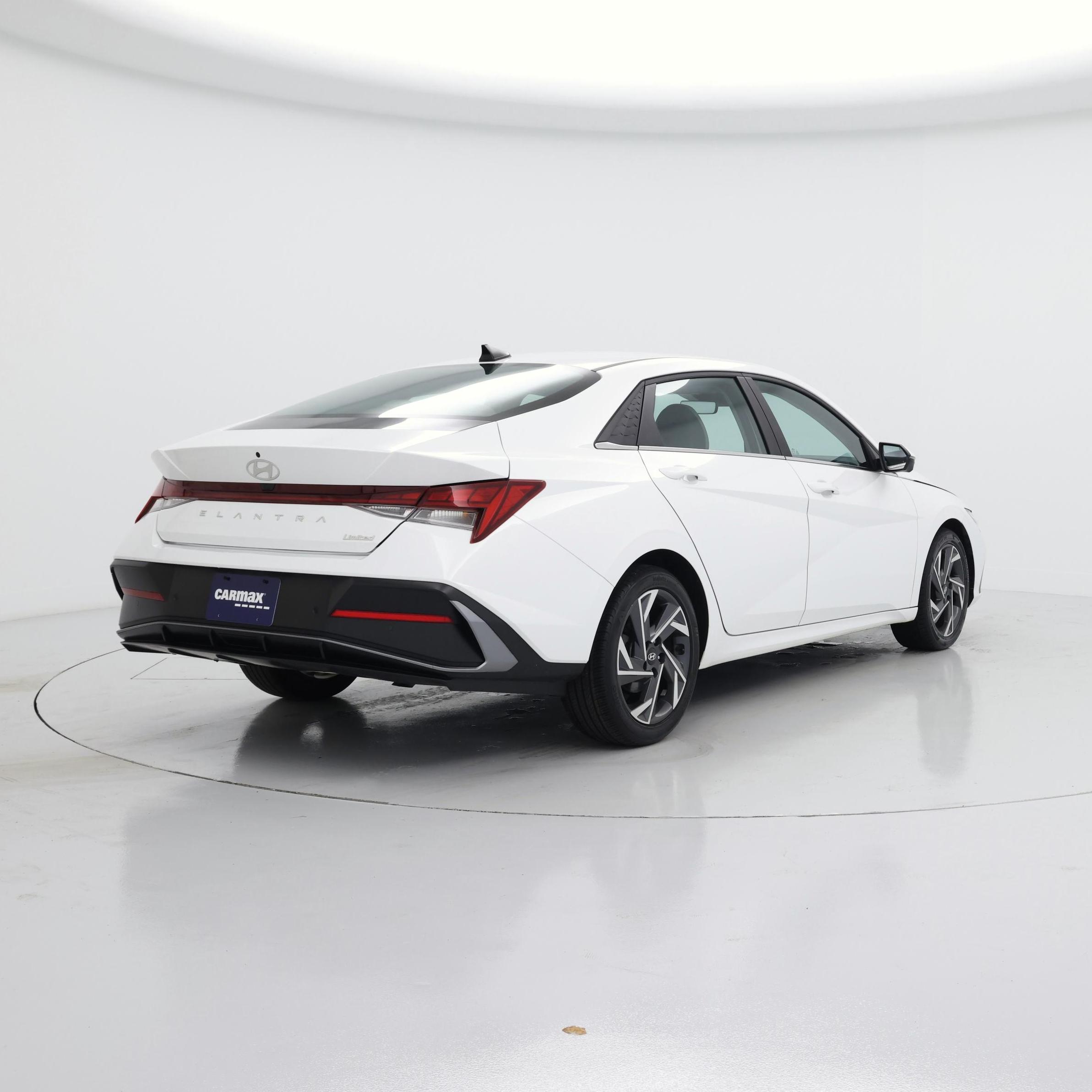 Thumbnail: 2024 Hyundai Elantra - 8