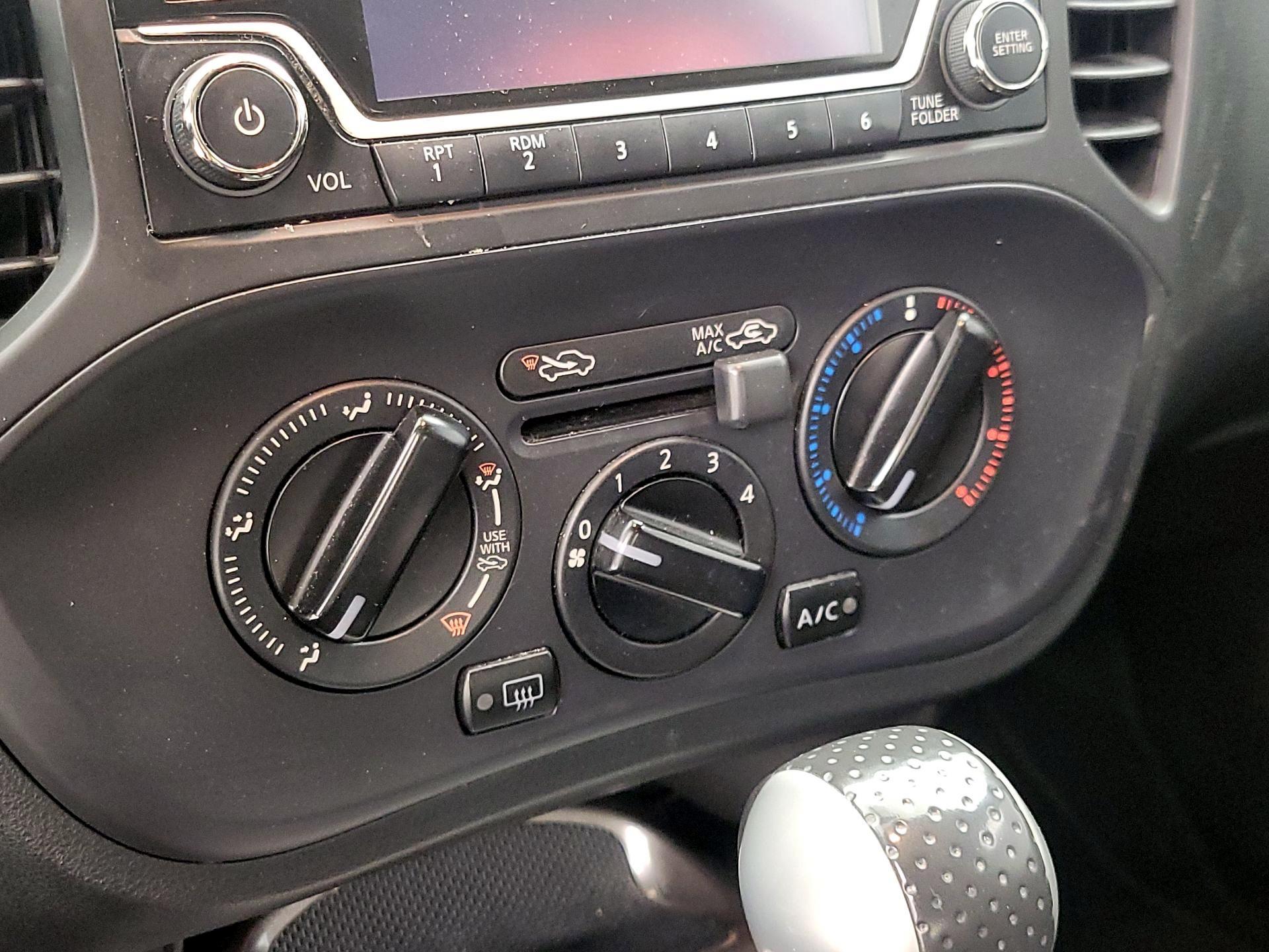 Thumbnail: 2015 Nissan Juke - 16