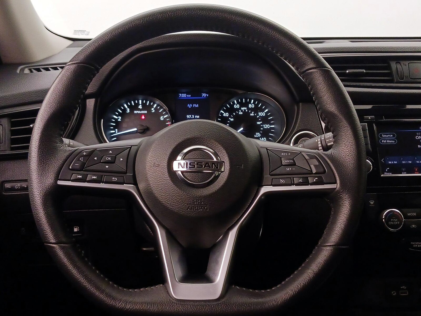 2020 Nissan Rogue SV - Photo 11