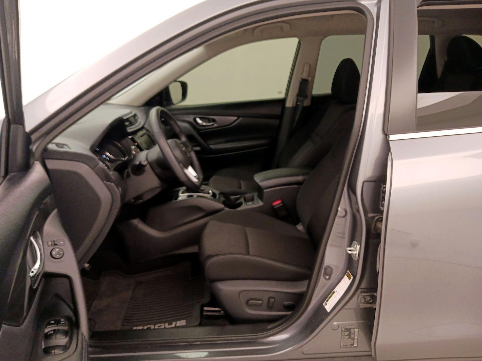 2020 Nissan Rogue SV - Photo 12