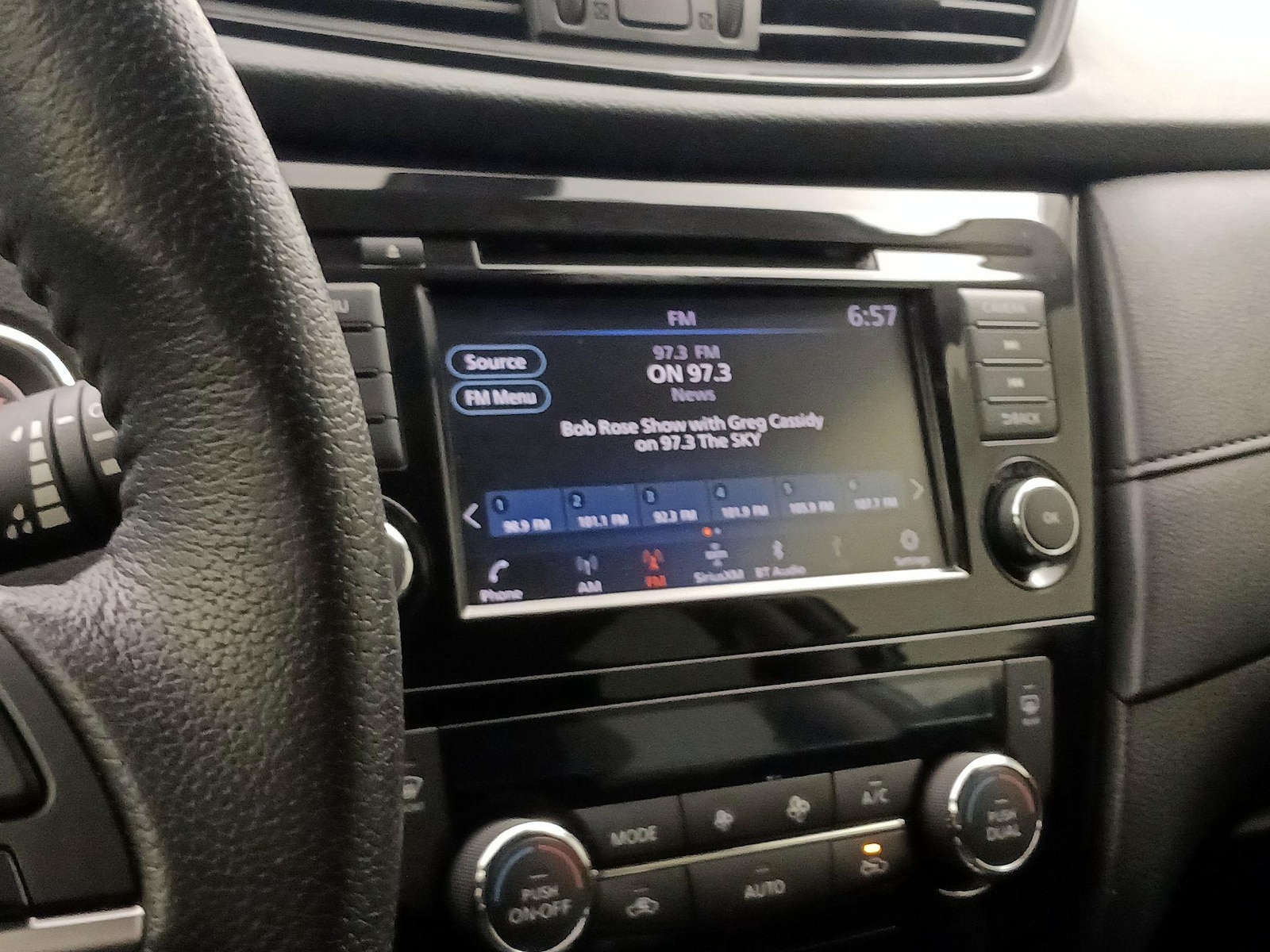 2020 Nissan Rogue SV - Photo 16
