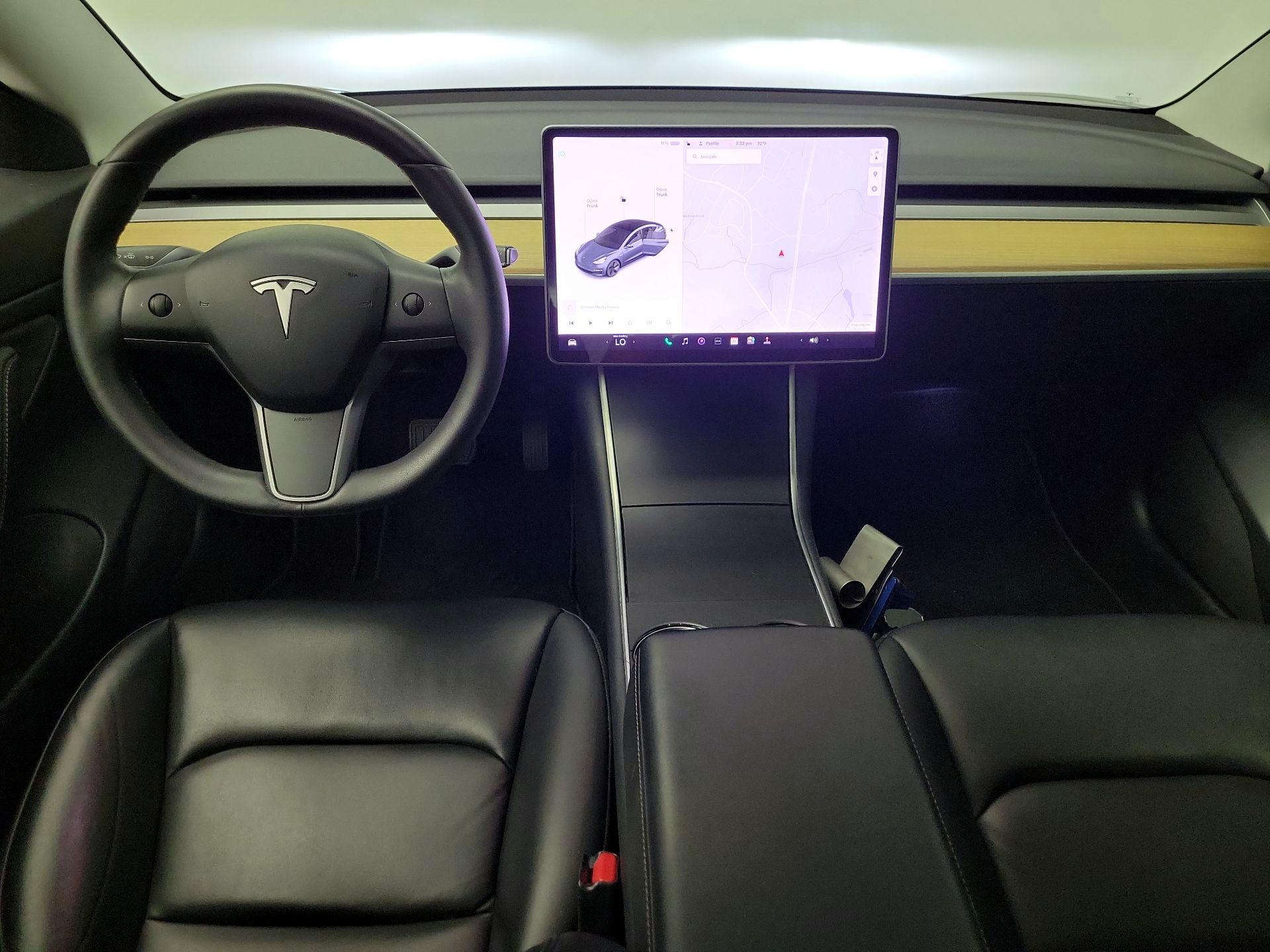 Thumbnail: 2020 Tesla Model 3 - 9