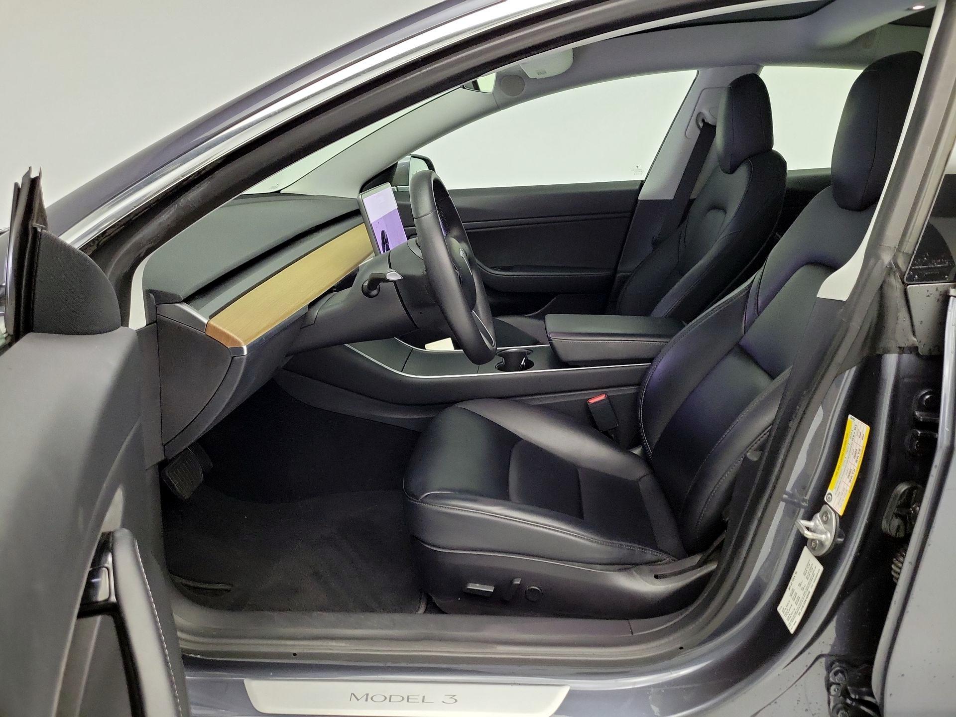 Thumbnail: 2020 Tesla Model 3 - 11
