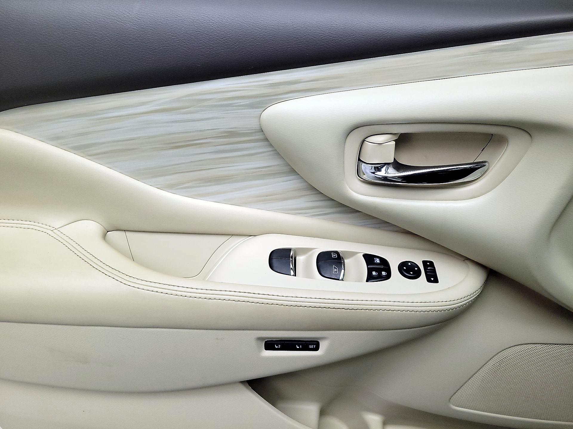 Thumbnail: 2016 Nissan Murano - 12