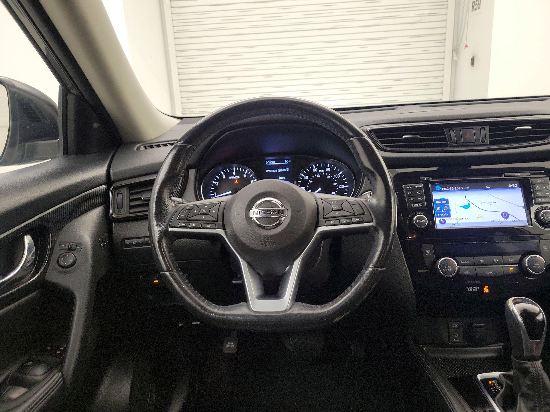 Thumbnail: 2017 Nissan Rogue - 10
