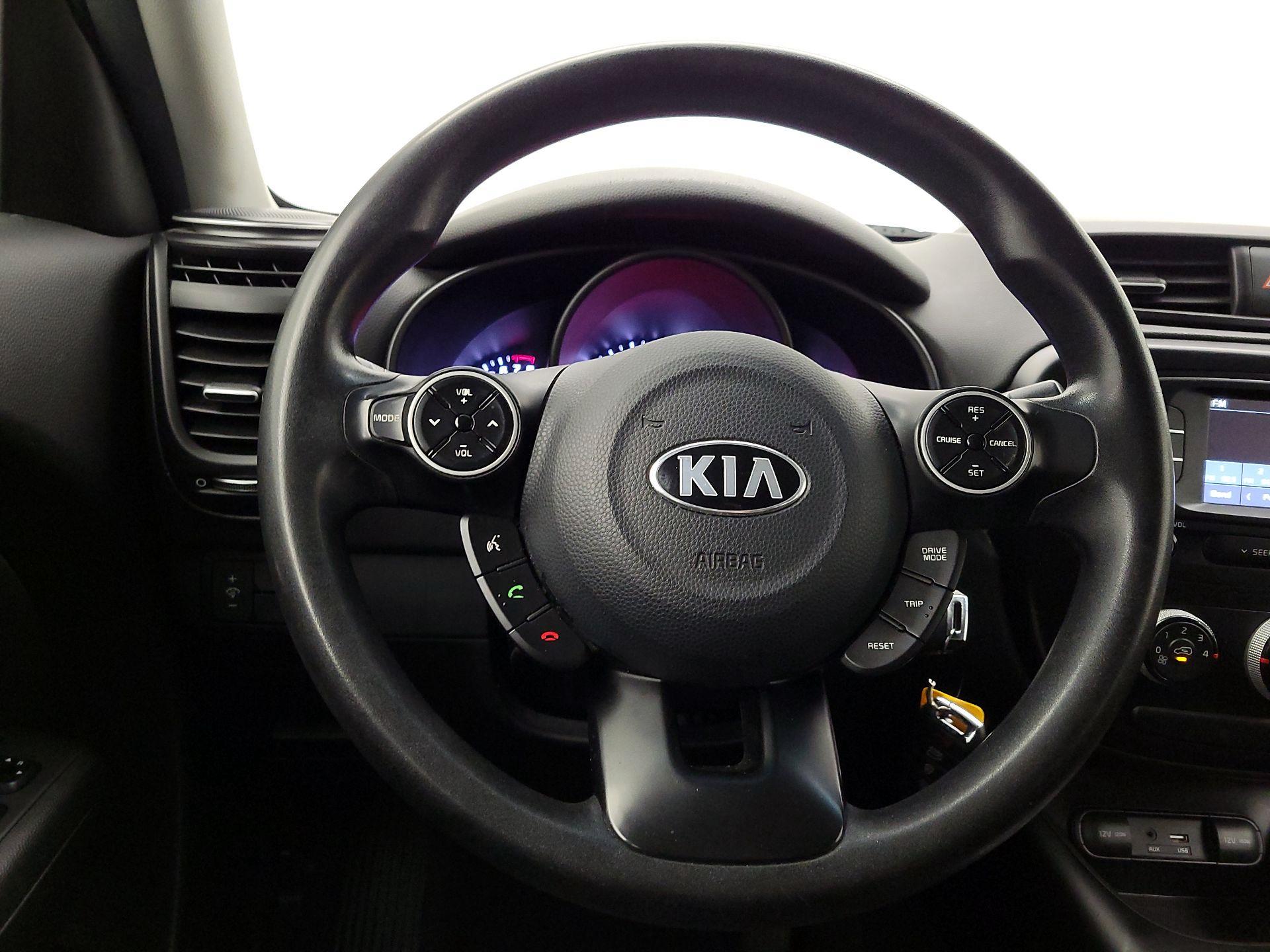 Thumbnail: 2017 Kia Soul - 10