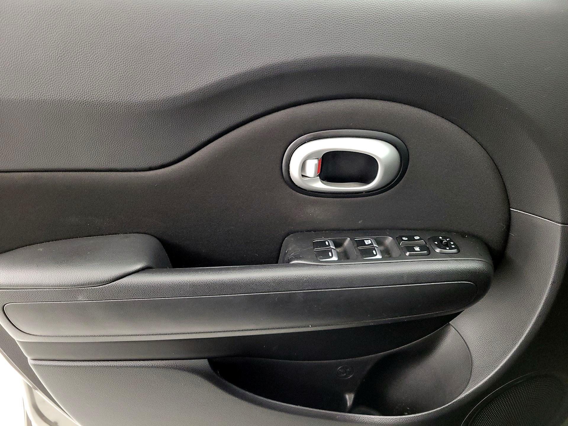 Thumbnail: 2017 Kia Soul - 12