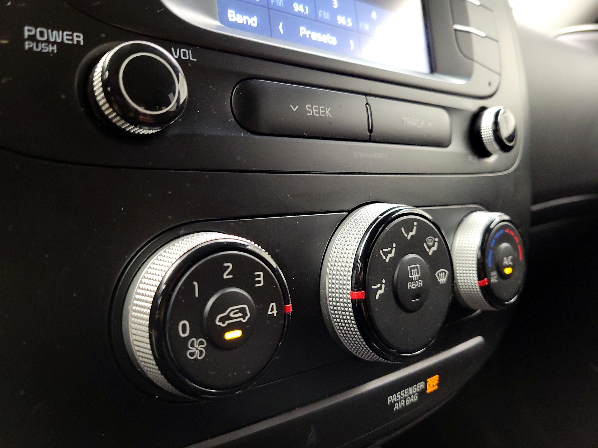 Thumbnail: 2017 Kia Soul - 16