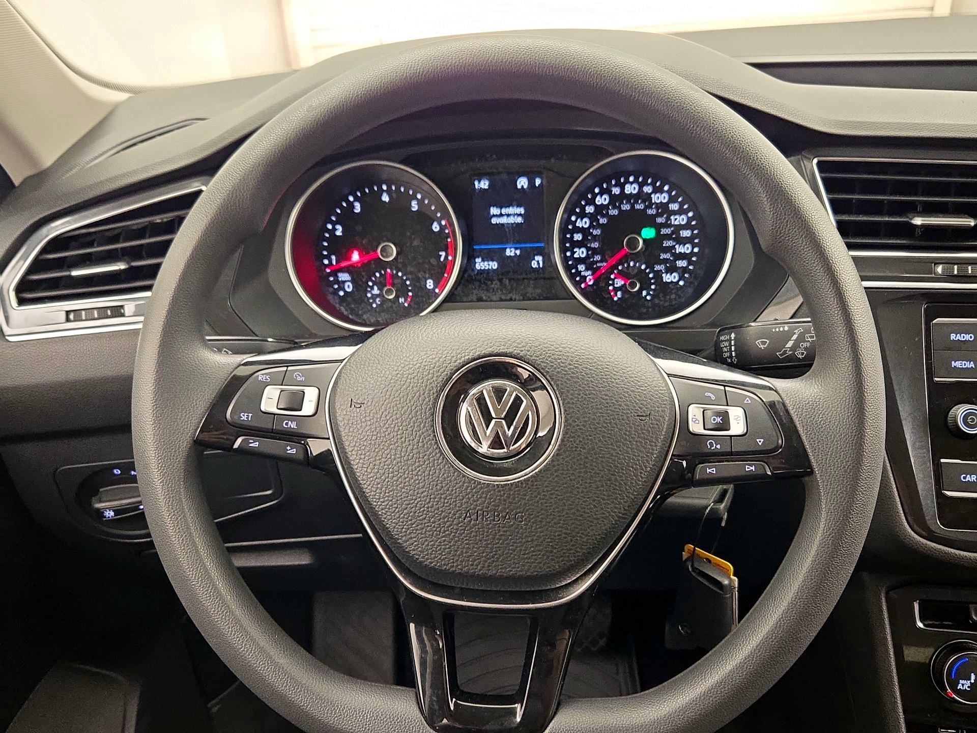 Thumbnail: 2018 Volkswagen Tiguan - 10