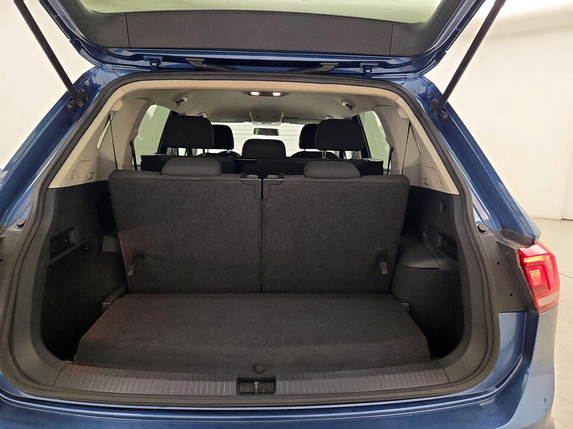 Thumbnail: 2018 Volkswagen Tiguan - 17
