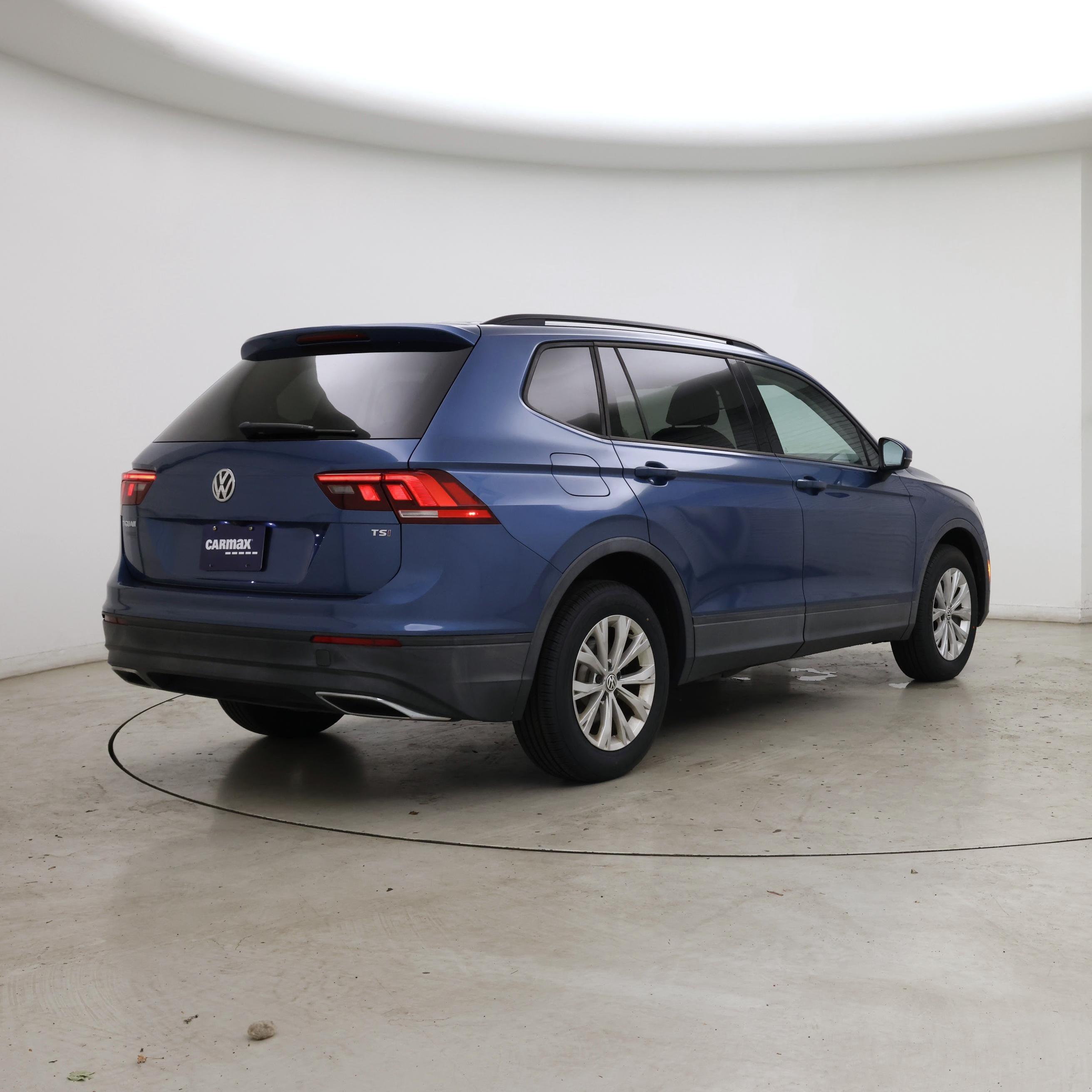 Thumbnail: 2018 Volkswagen Tiguan - 8