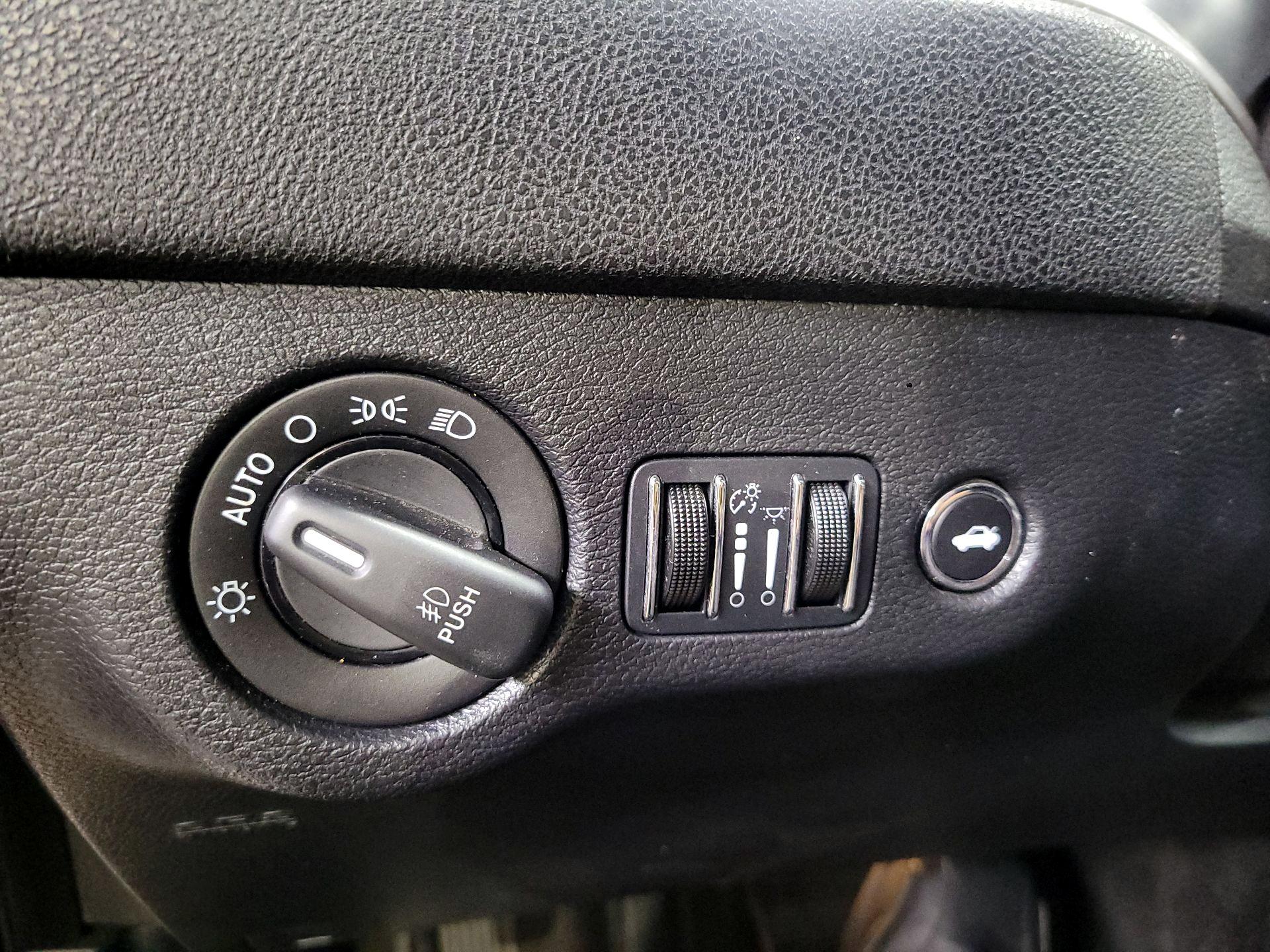 Thumbnail: 2016 Dodge Charger - 13