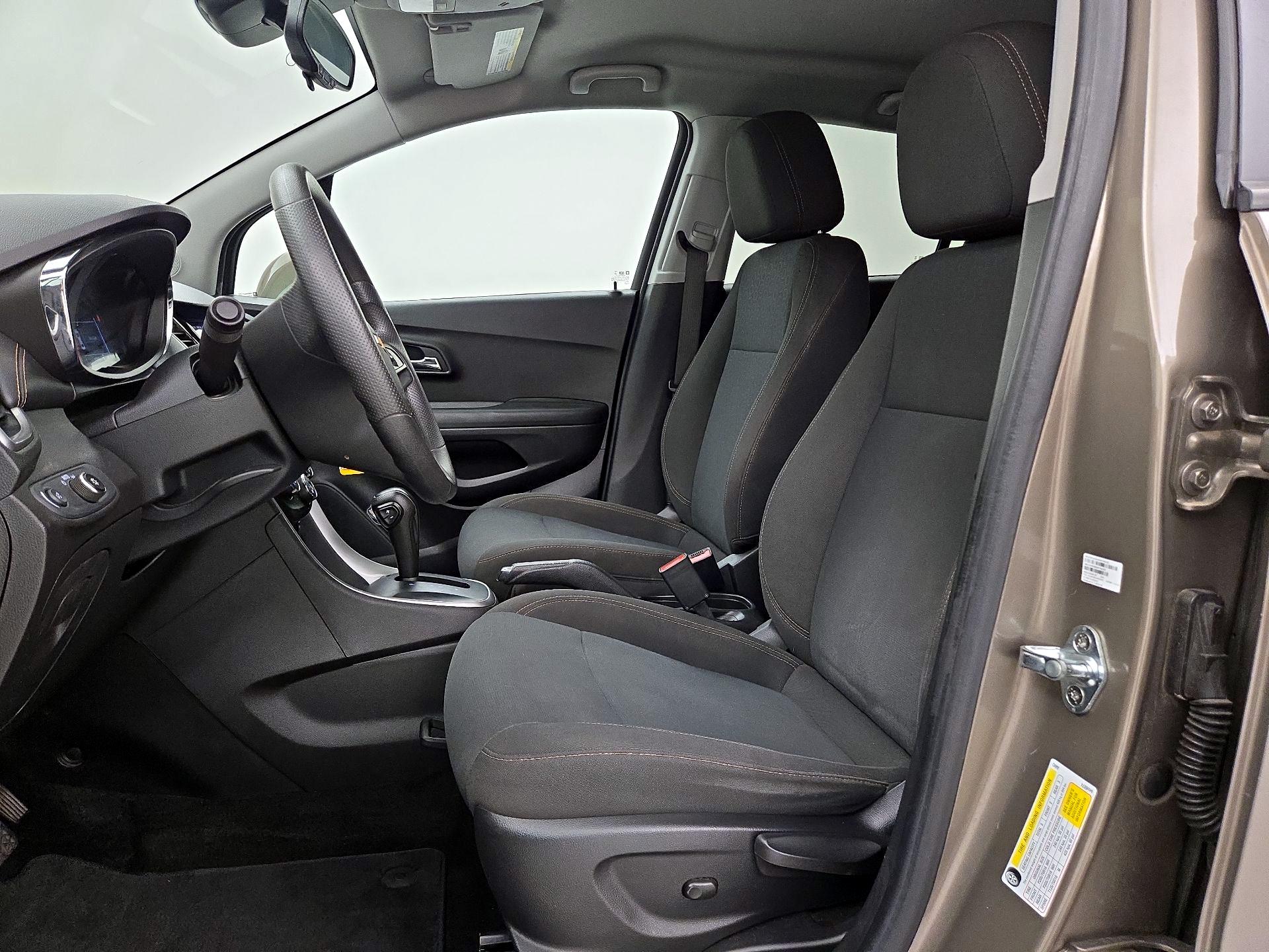 Thumbnail: 2022 Chevrolet Trax - 11