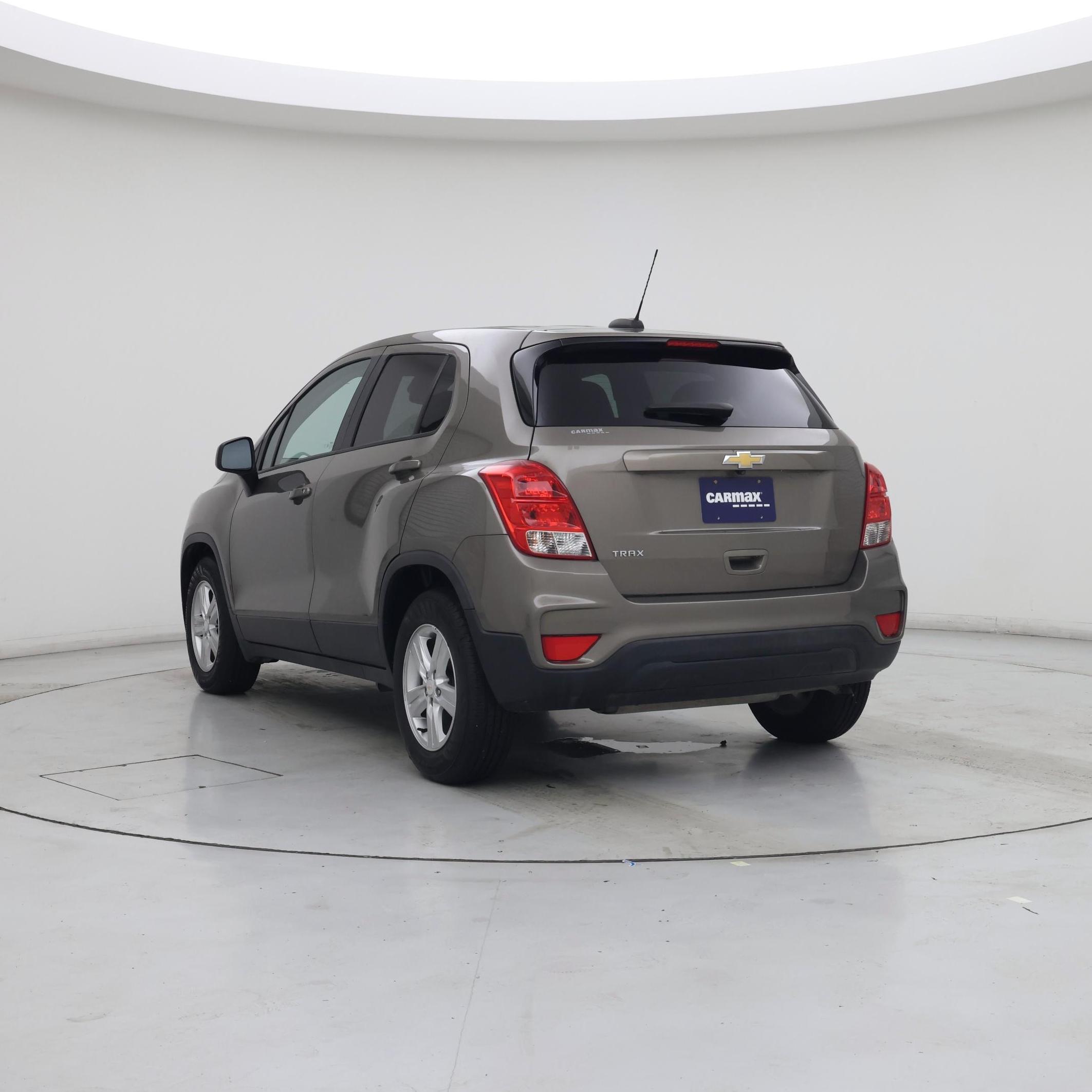 Thumbnail: 2022 Chevrolet Trax - 2