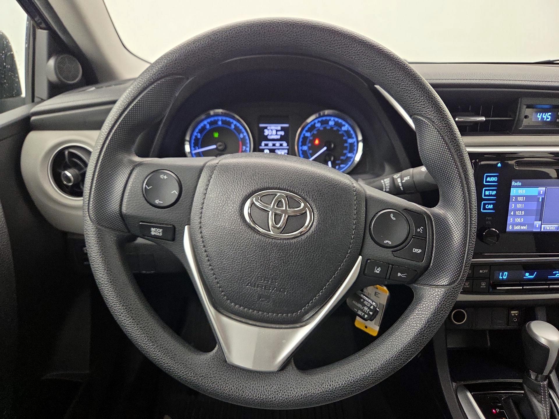 Thumbnail: 2017 Toyota Corolla - 10