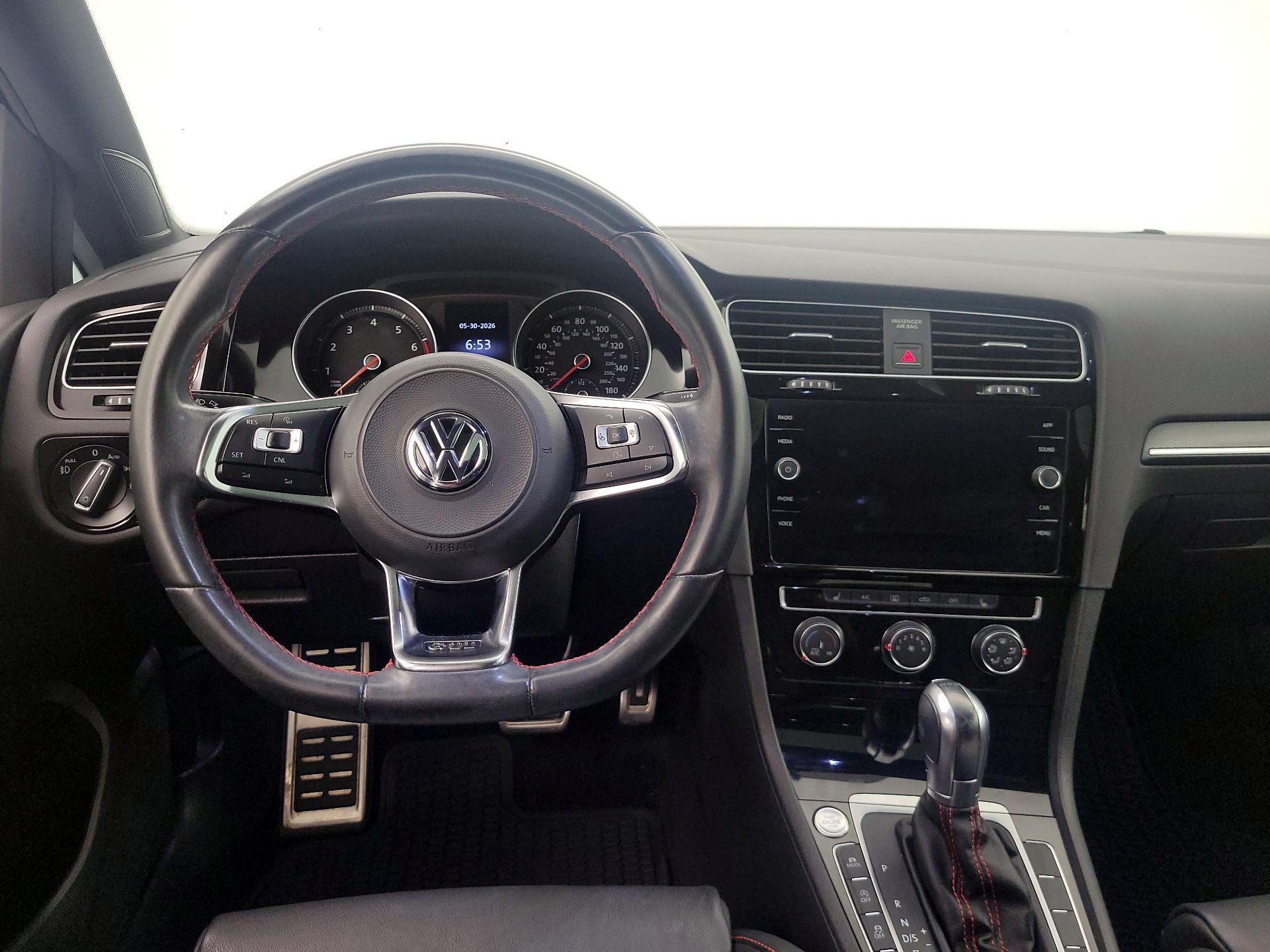 Thumbnail: 2018 Volkswagen Golf - 10