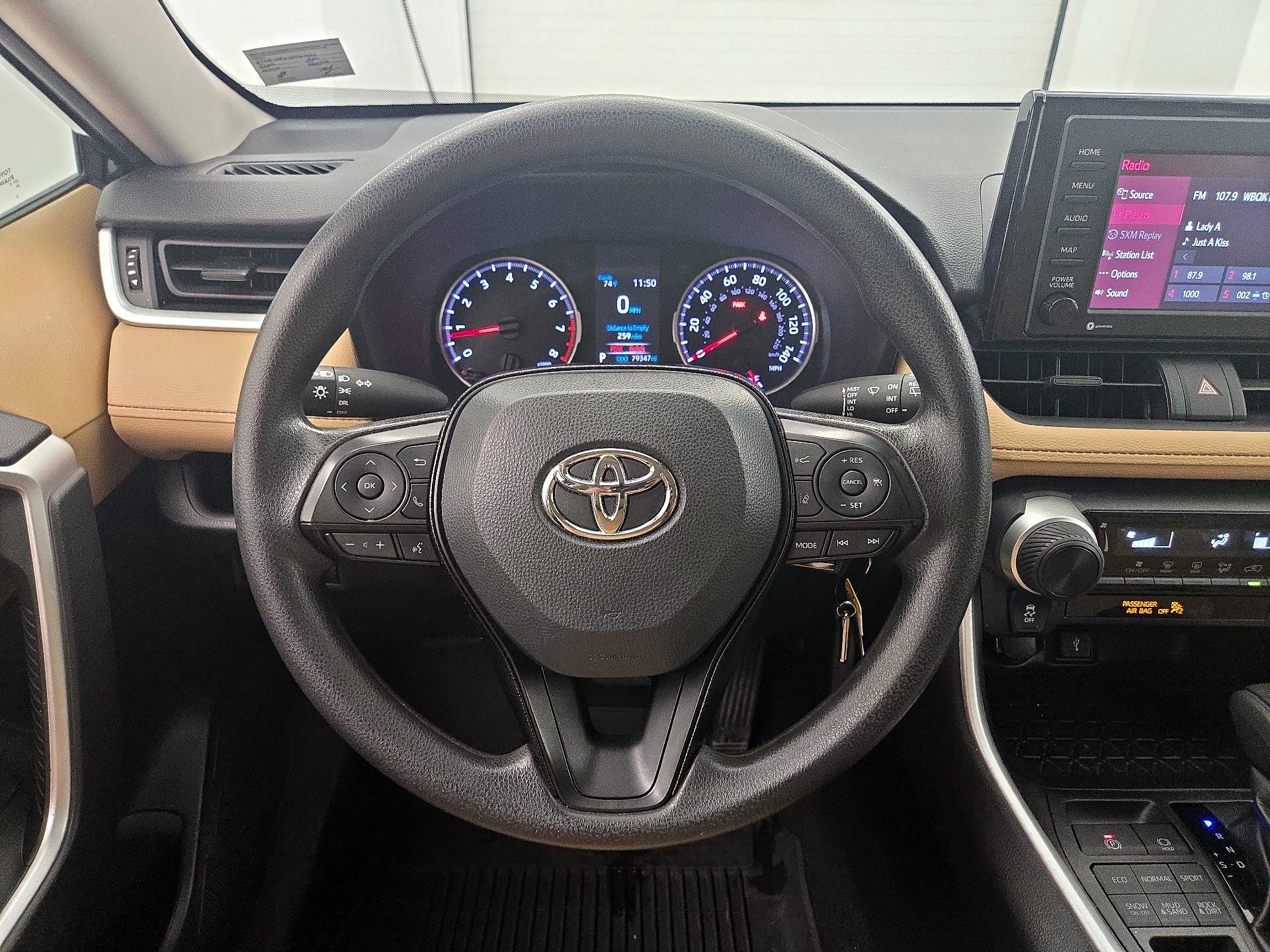 Thumbnail: 2021 Toyota RAV4 - 10