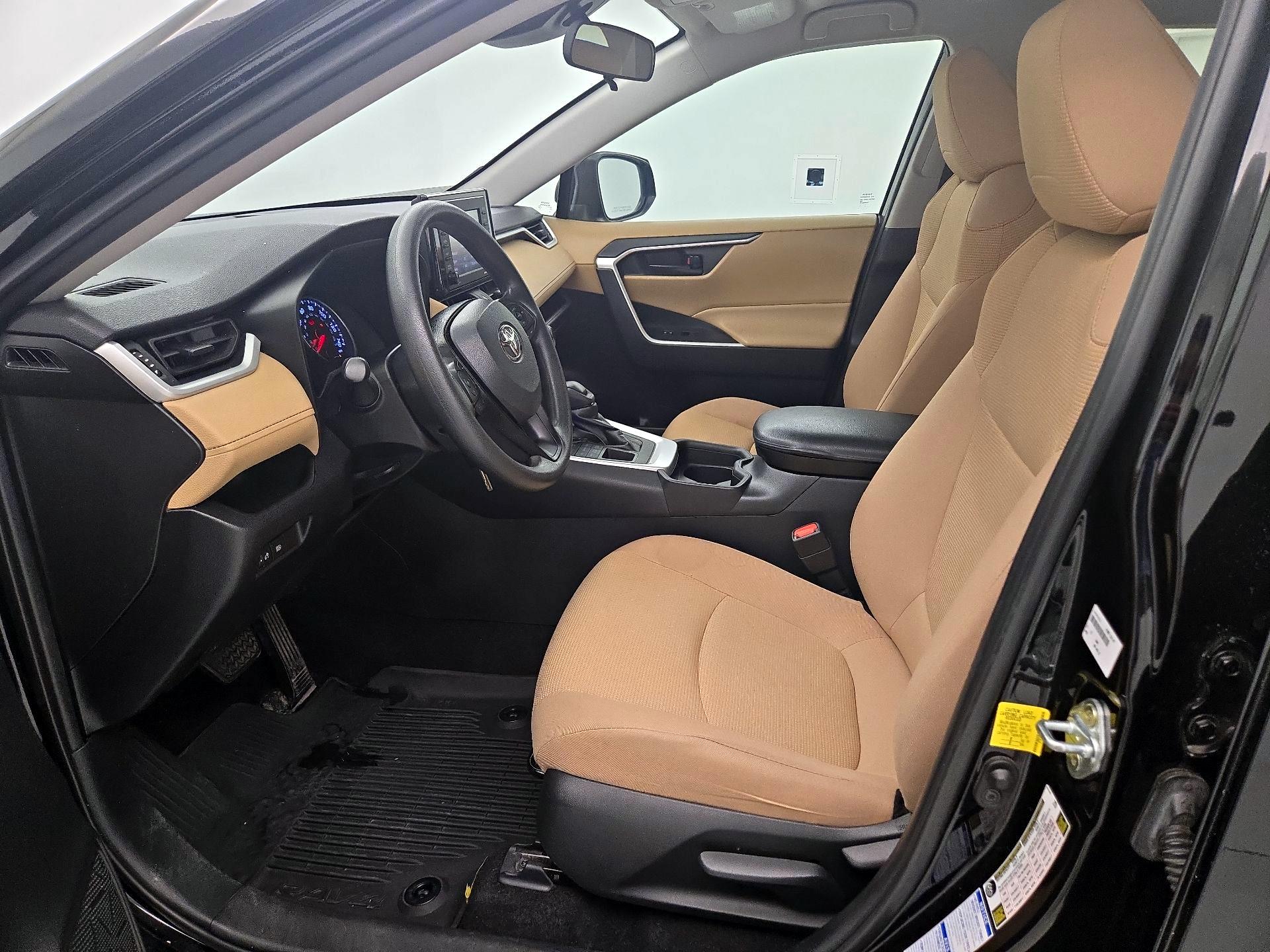 Thumbnail: 2021 Toyota RAV4 - 11