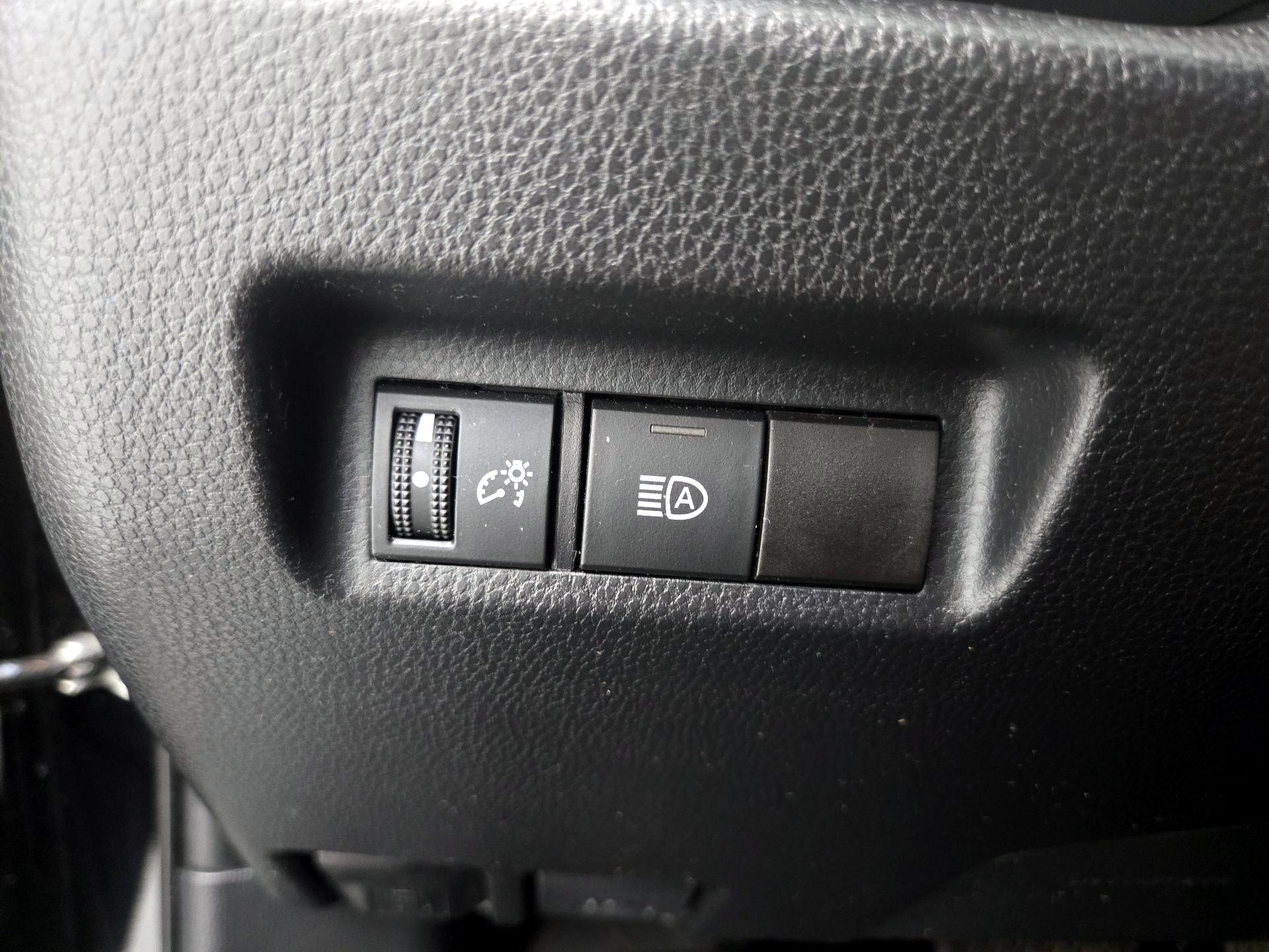 Thumbnail: 2021 Toyota RAV4 - 13
