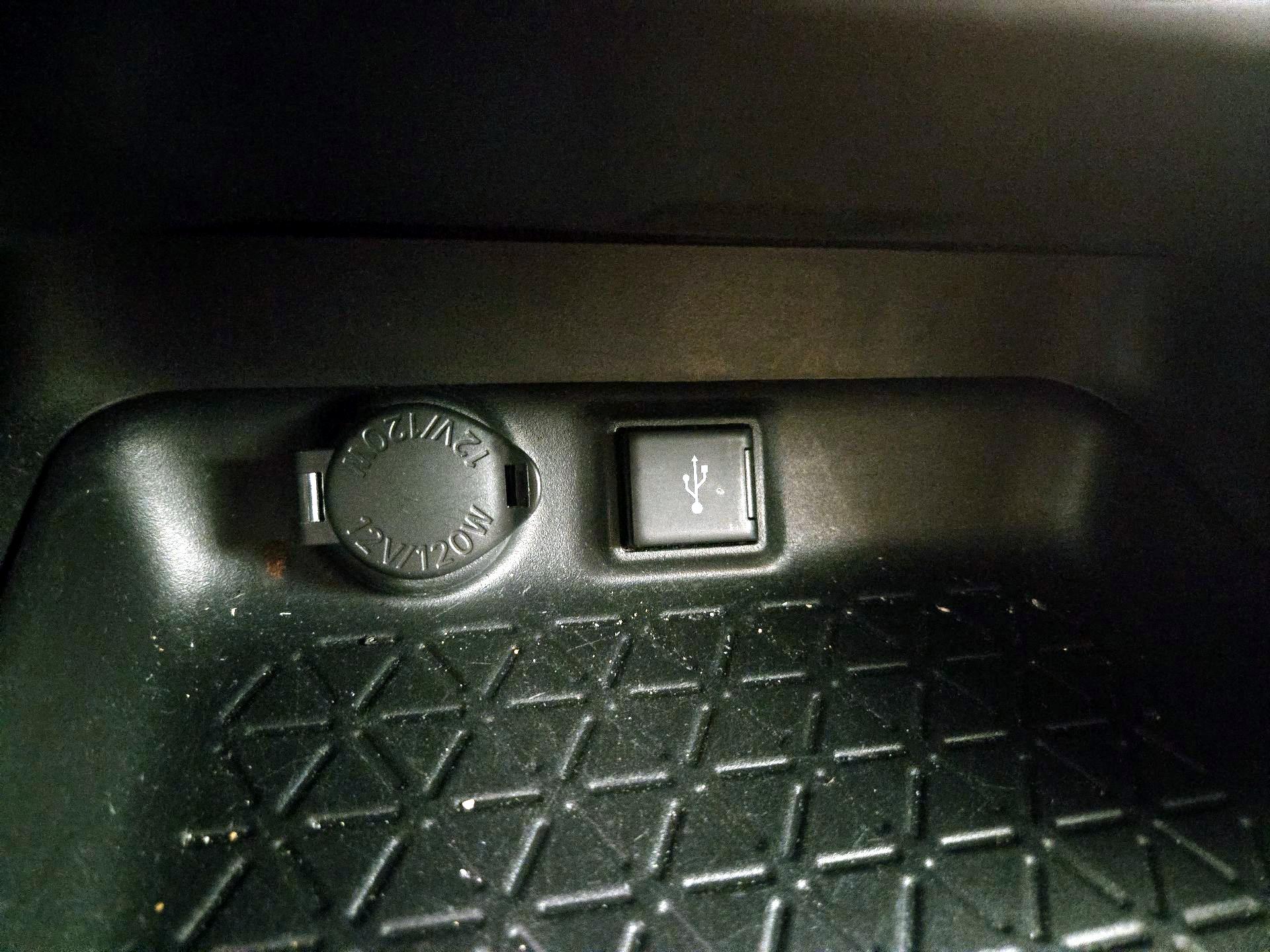 Thumbnail: 2021 Toyota RAV4 - 18