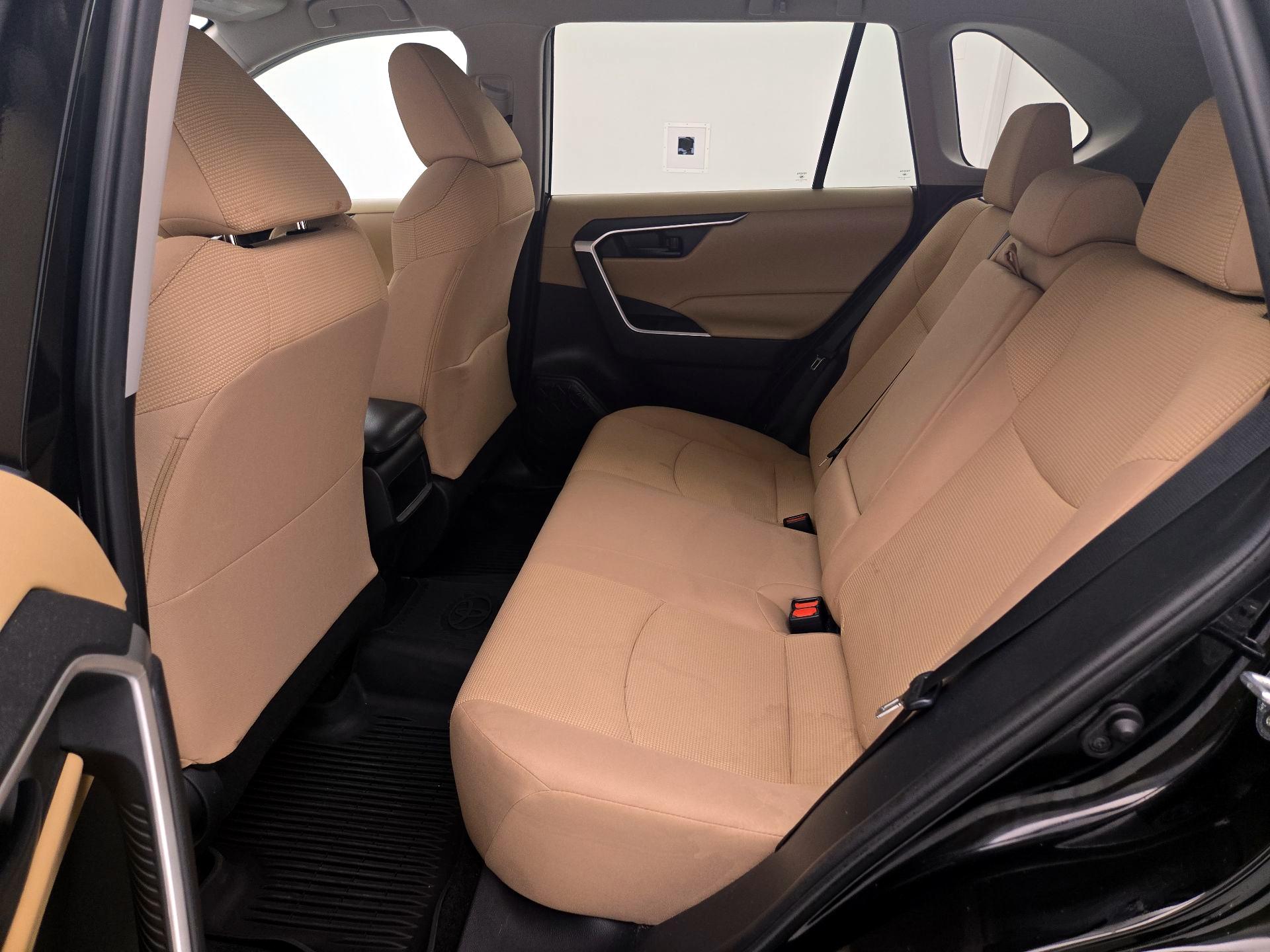 Thumbnail: 2021 Toyota RAV4 - 19