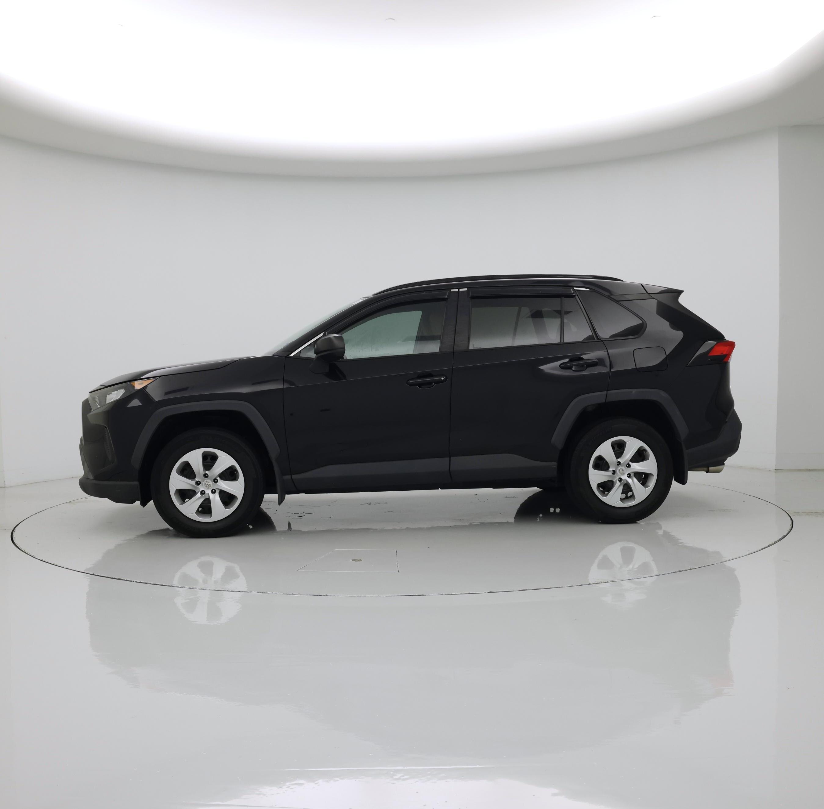 Thumbnail: 2021 Toyota RAV4 - 3