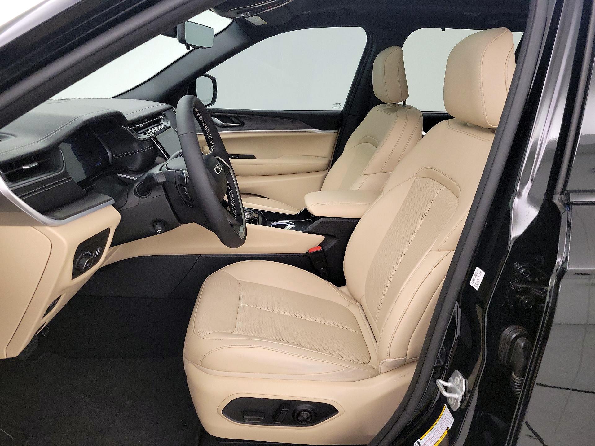Thumbnail: 2025 Jeep Grand Cherokee - 11