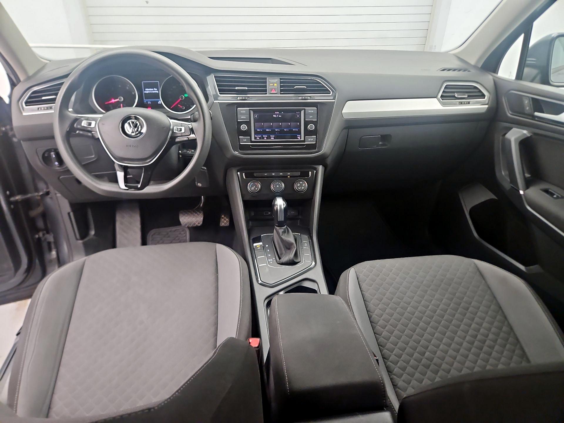 Thumbnail: 2018 Volkswagen Tiguan - 9