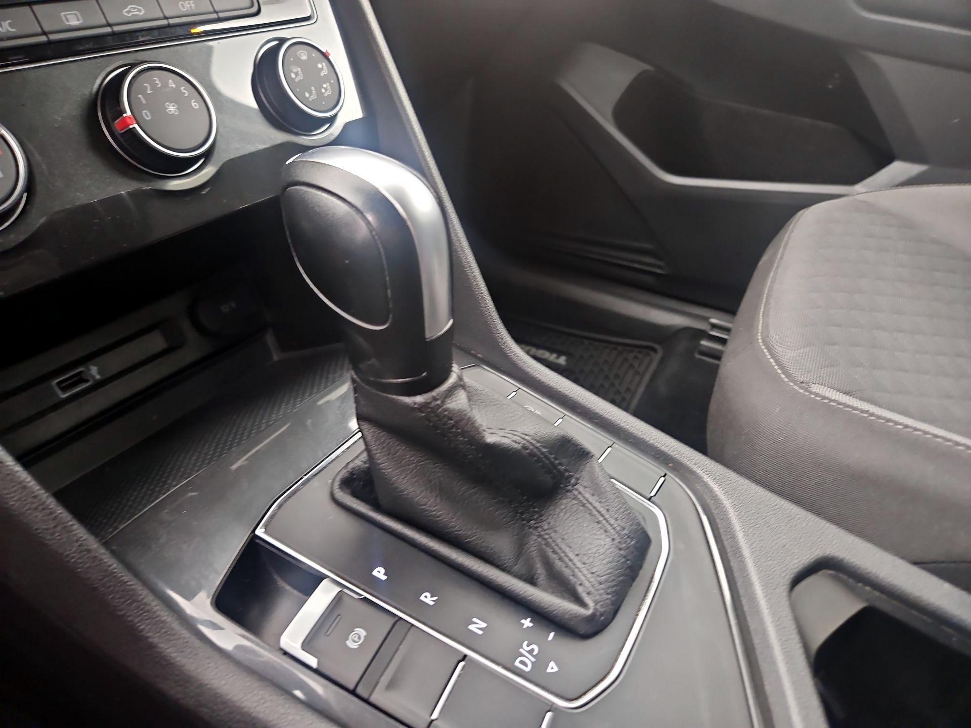 Thumbnail: 2018 Volkswagen Tiguan - 17