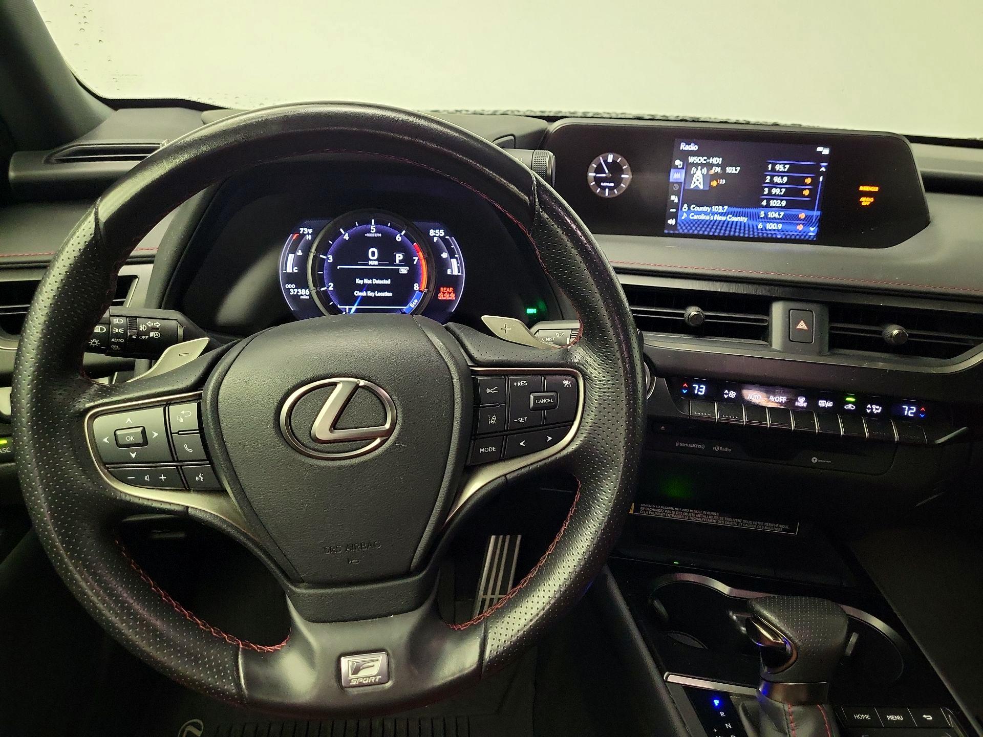 Thumbnail: 2022 Lexus UX - 10
