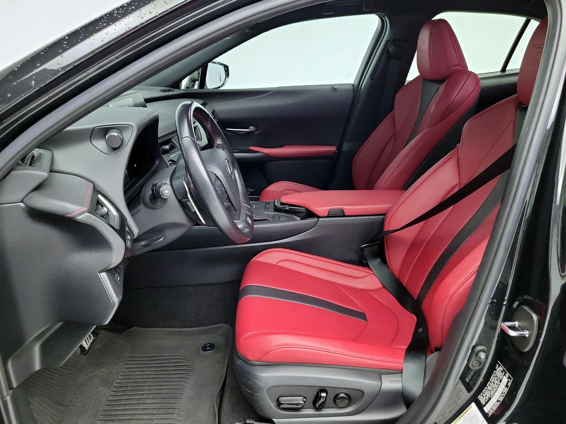 Thumbnail: 2022 Lexus UX - 11