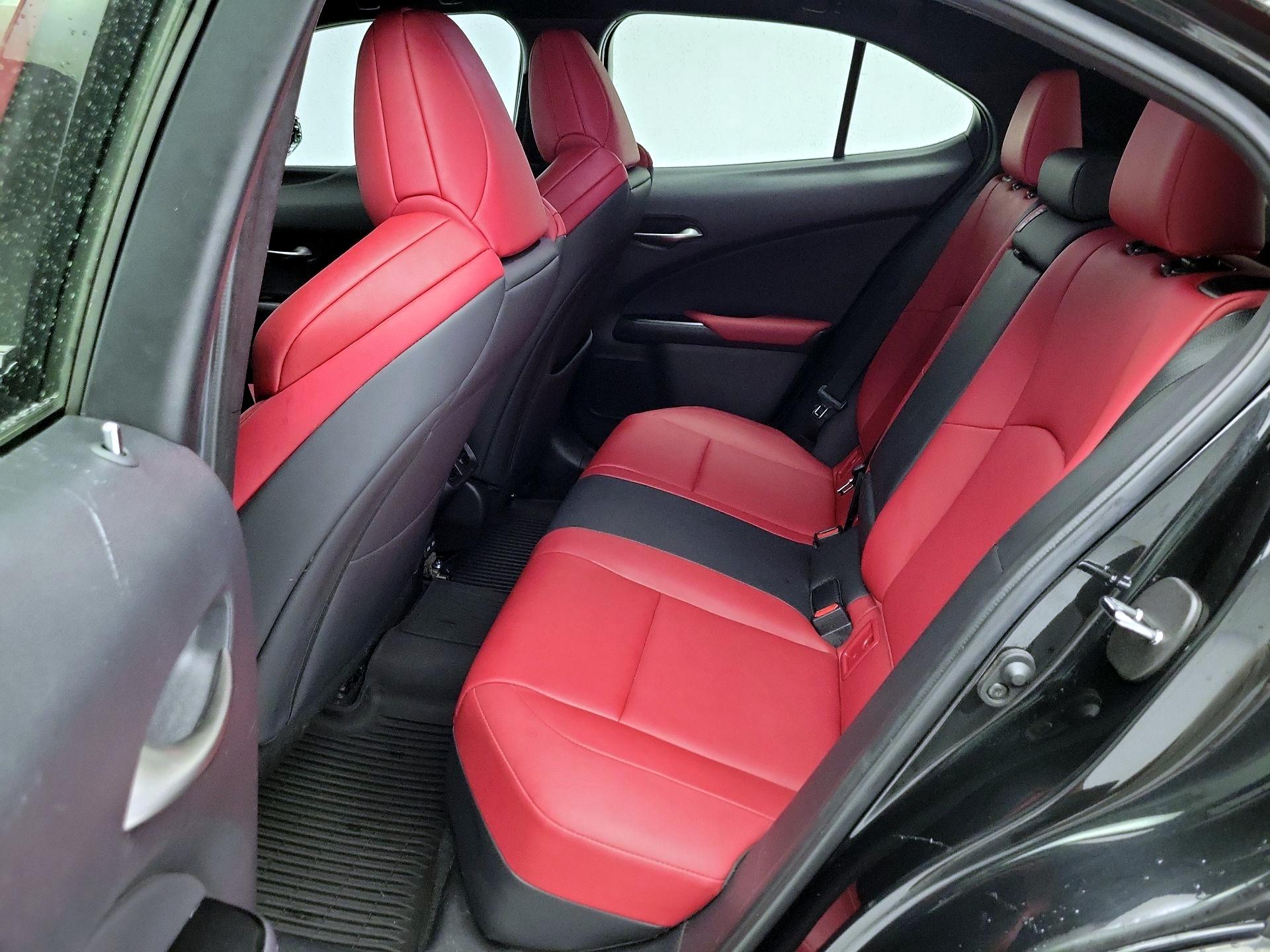 Thumbnail: 2022 Lexus UX - 18