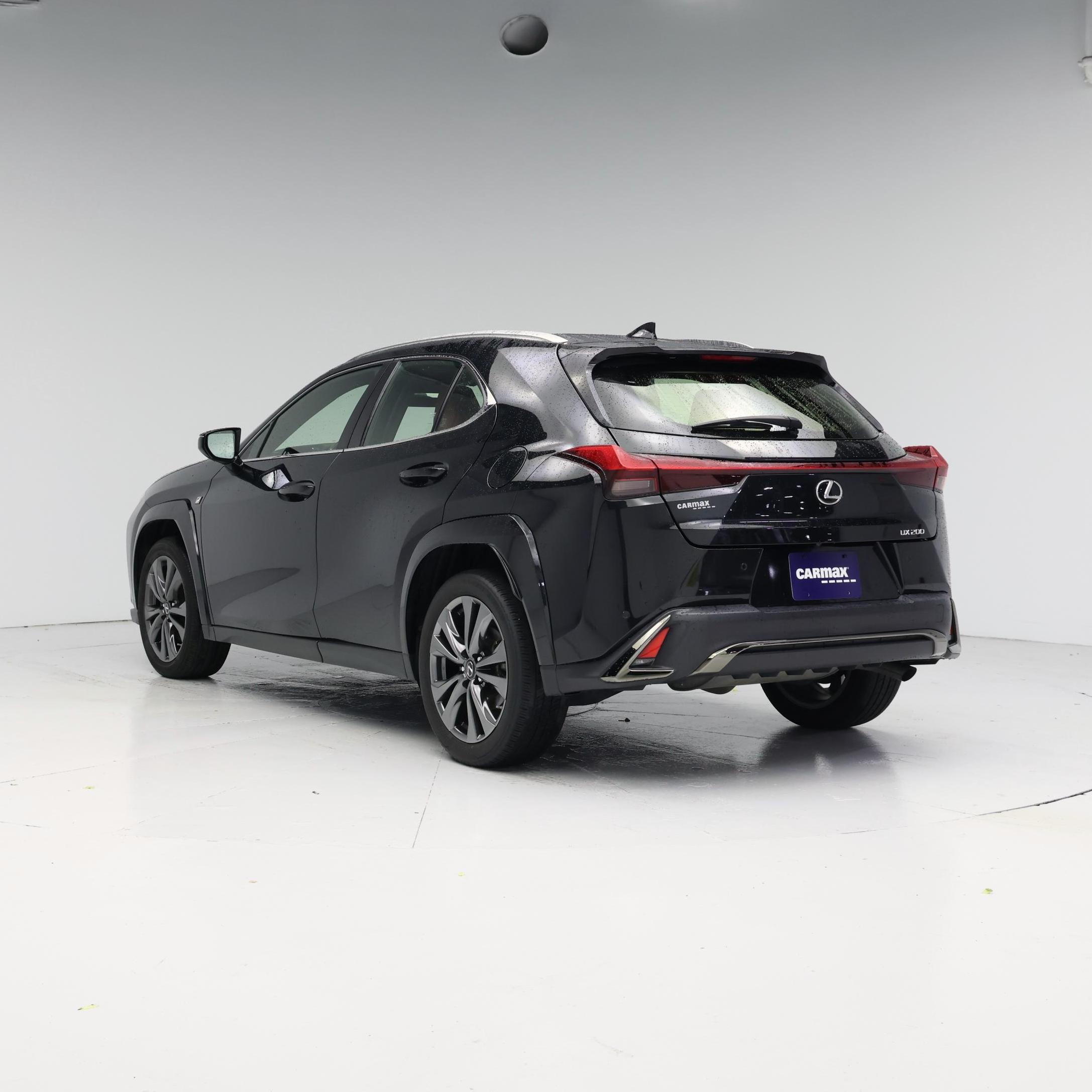 Thumbnail: 2022 Lexus UX - 2