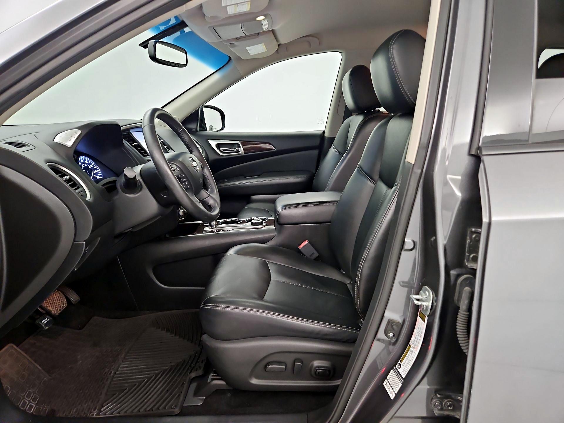 Thumbnail: 2015 Nissan Pathfinder - 9